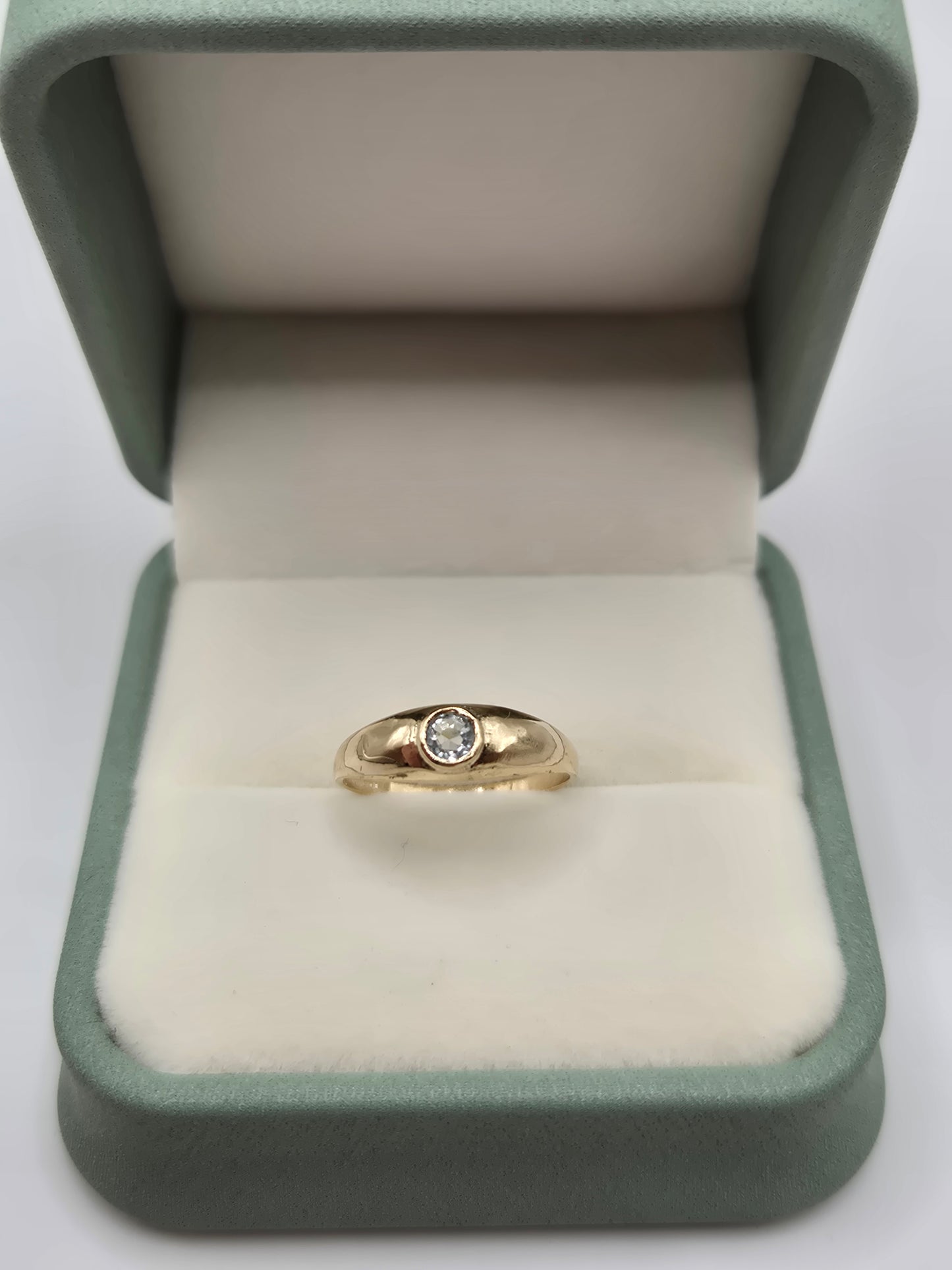 9ct gold topaz gypsy ring
