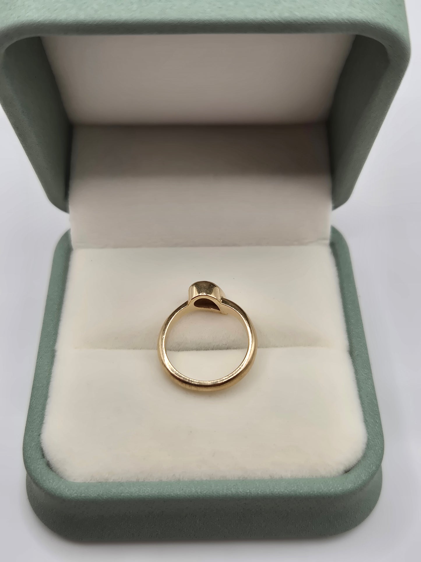 9ct gold opal ring