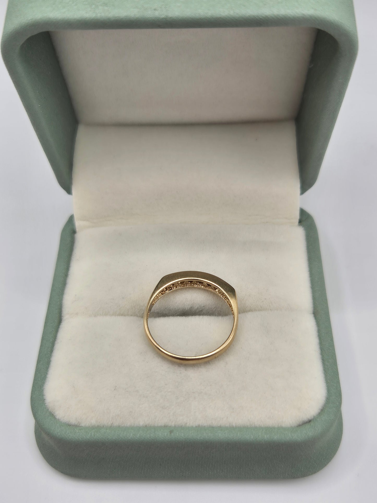 9ct gold ruby and diamond ring