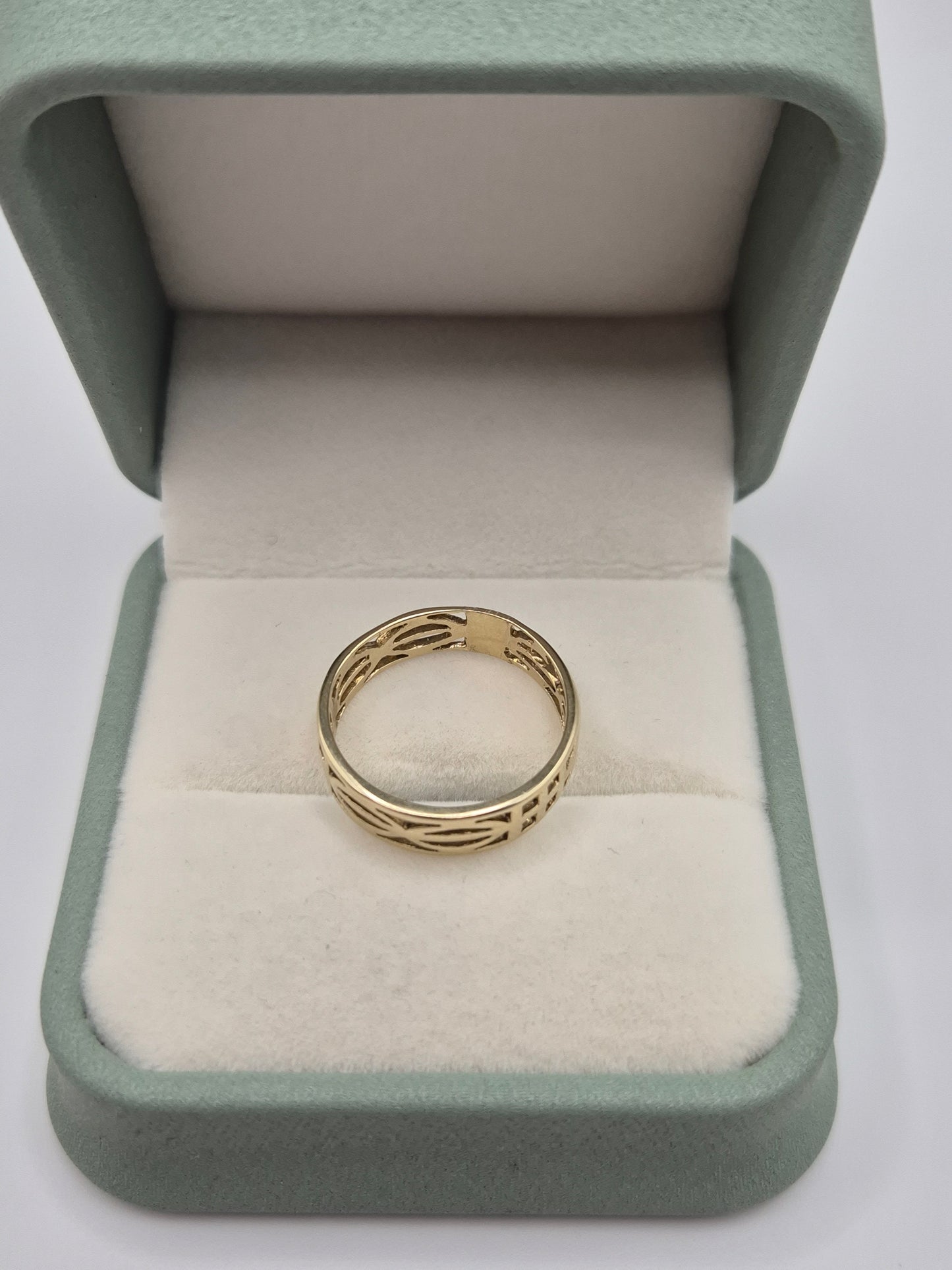 9ct gold ring