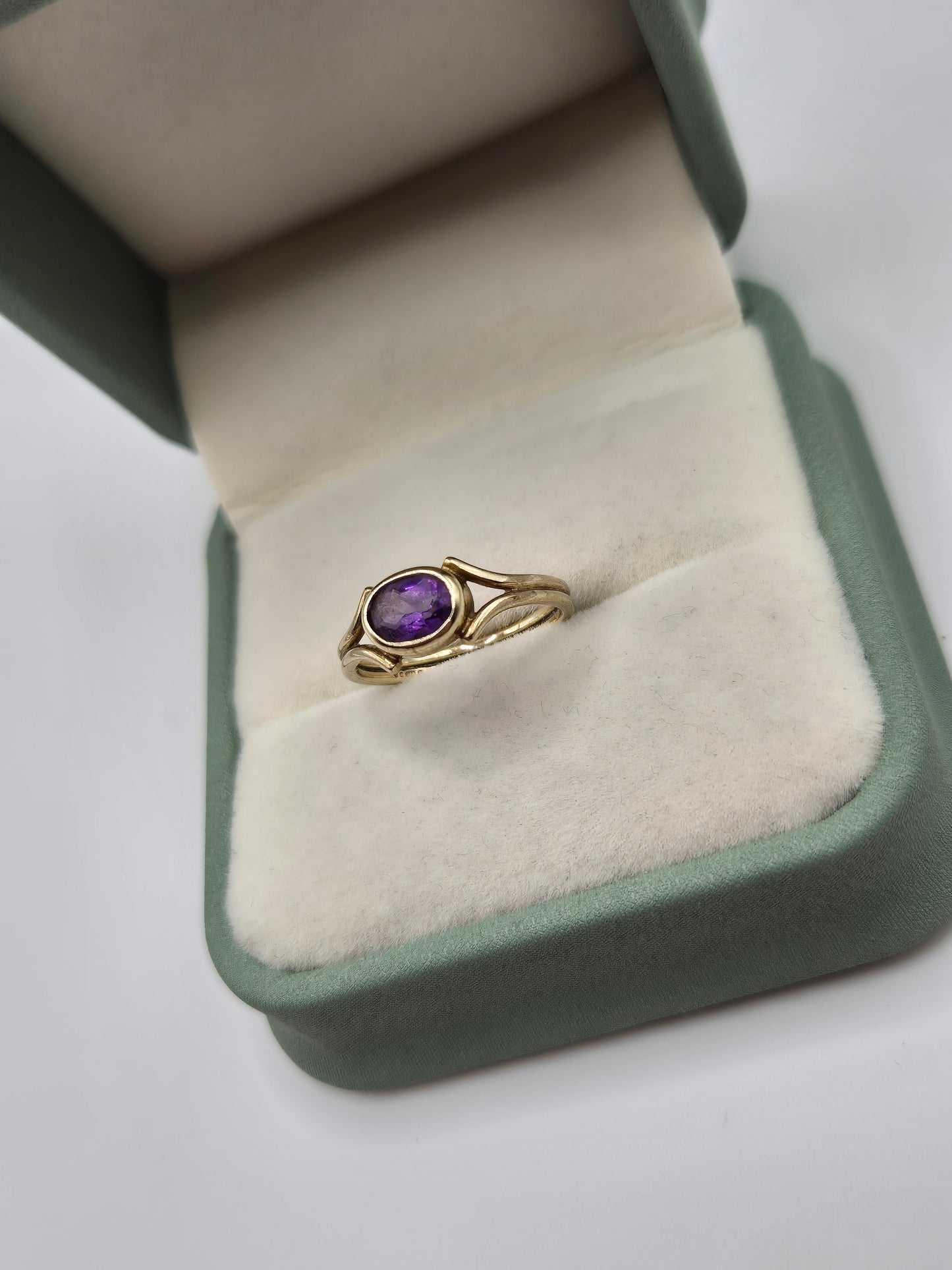 9ct gold amethyst ring