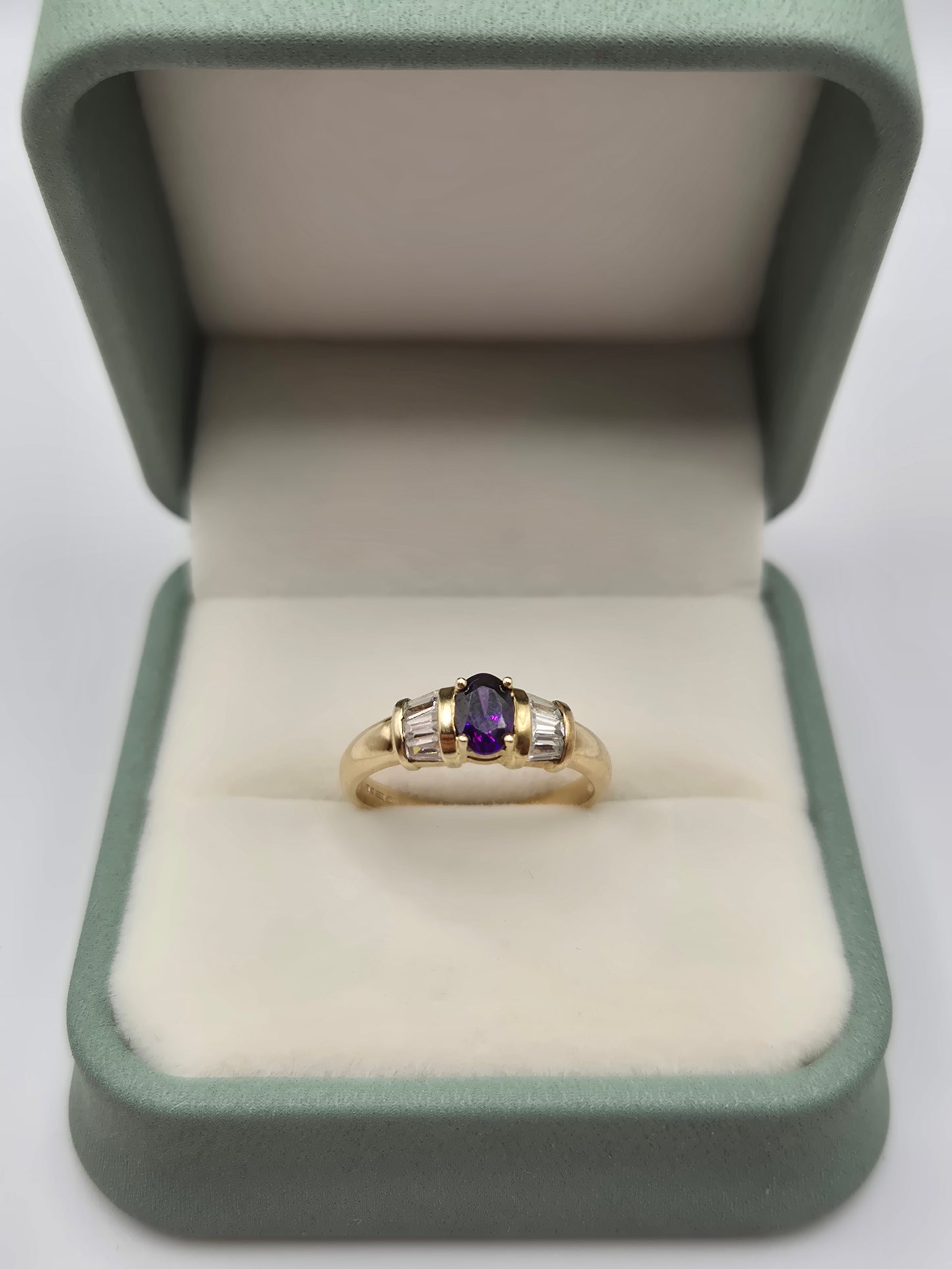9ct gold amethyst and zircon ring