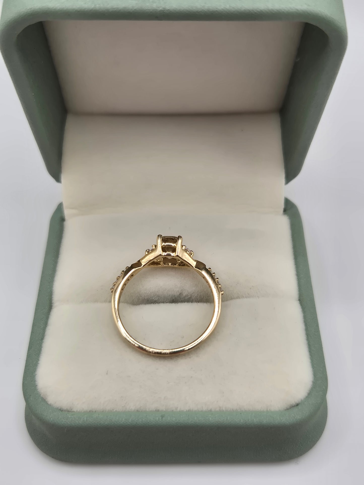 9ct gold quartz and zircon ring