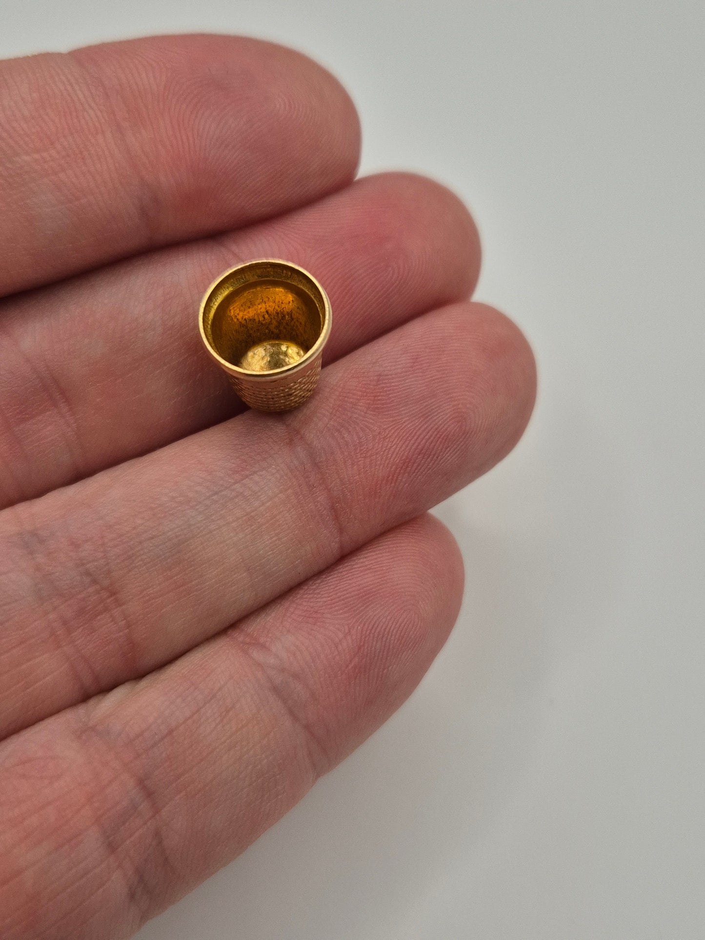 9ct gold thimble charm
