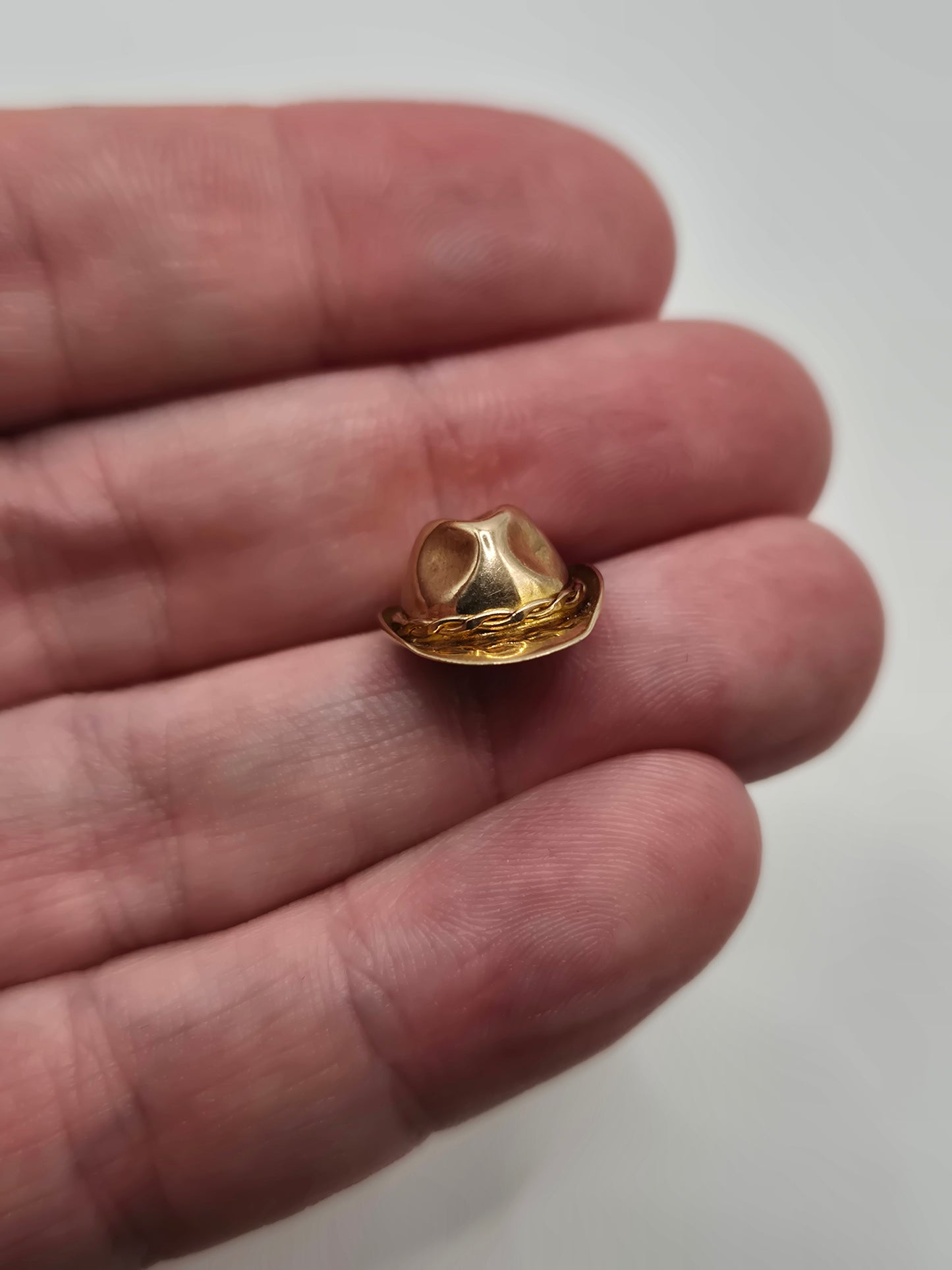 9ct gold cowboy hat Charm
