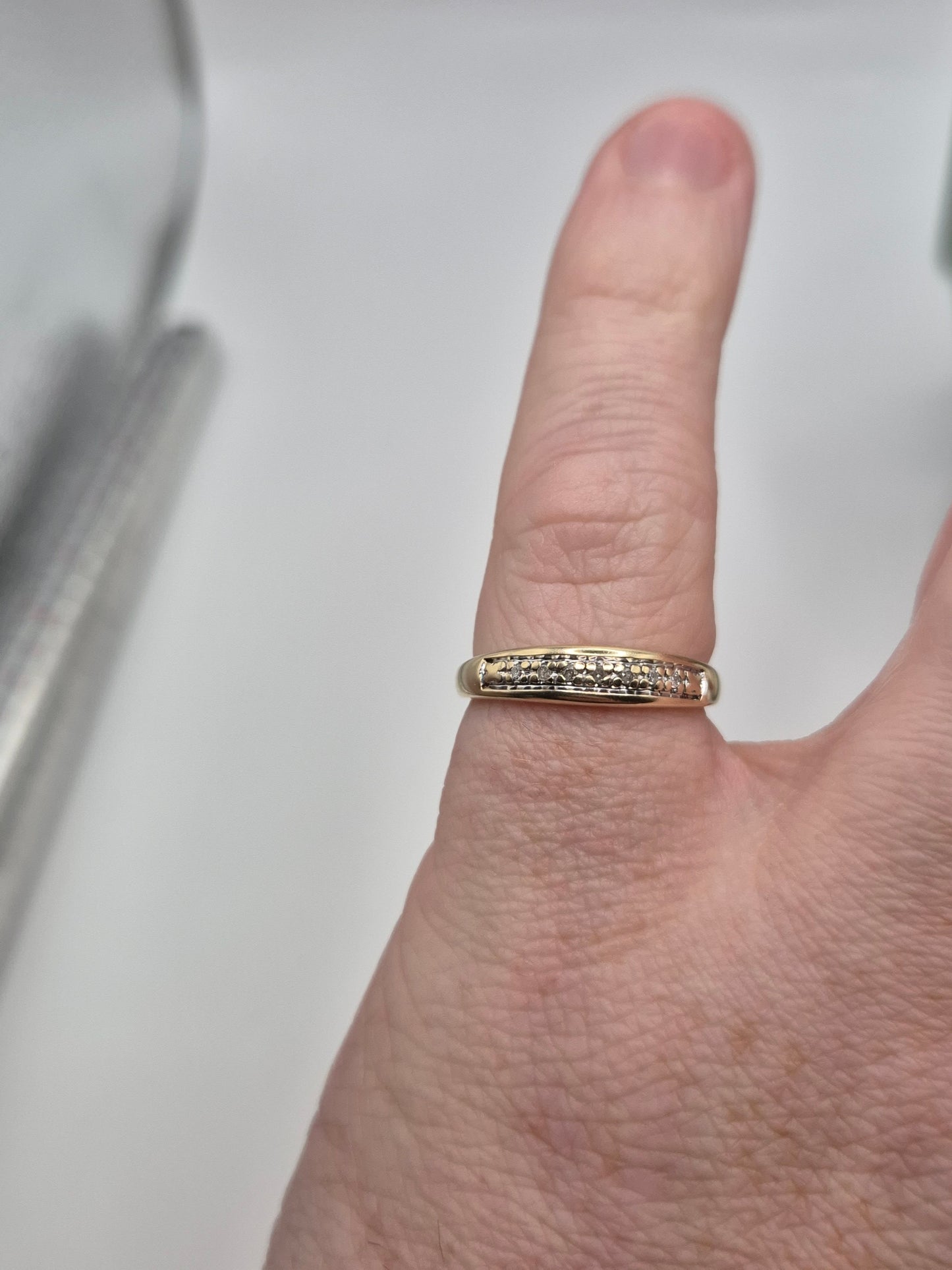 9ct gold diamond ring