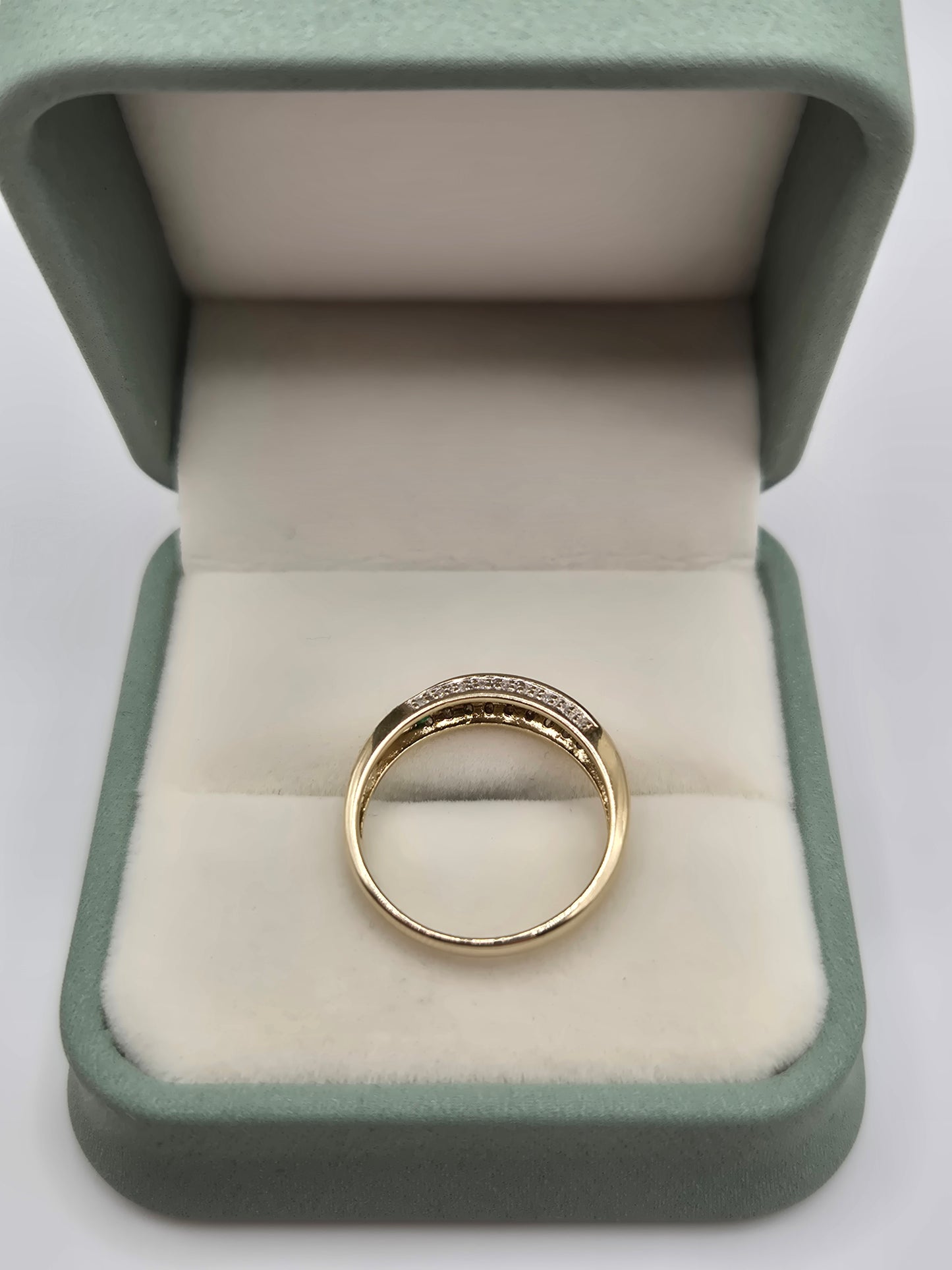 9ct gold emerald and diamond ring