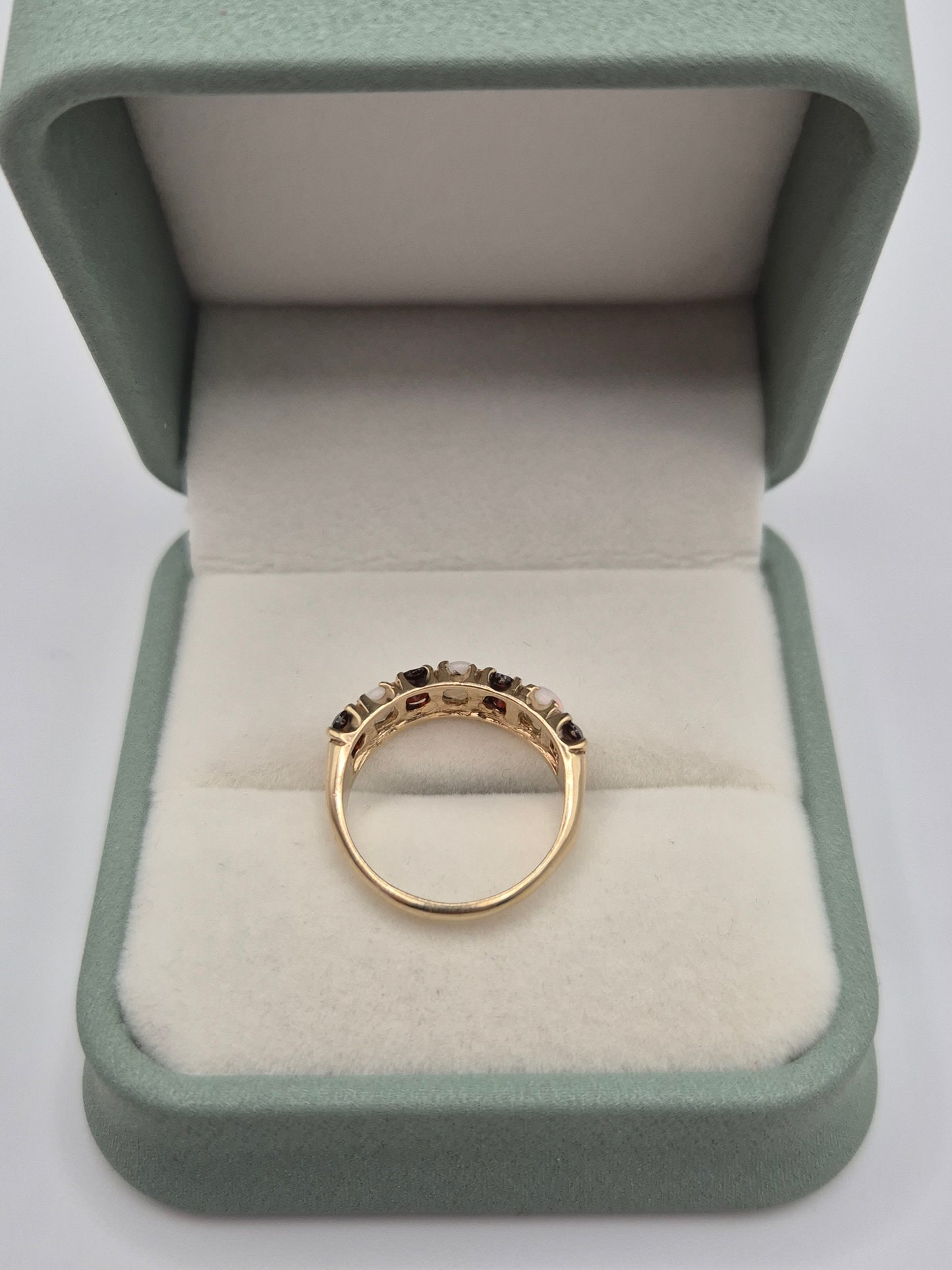 9ct gold opal and garnet ring