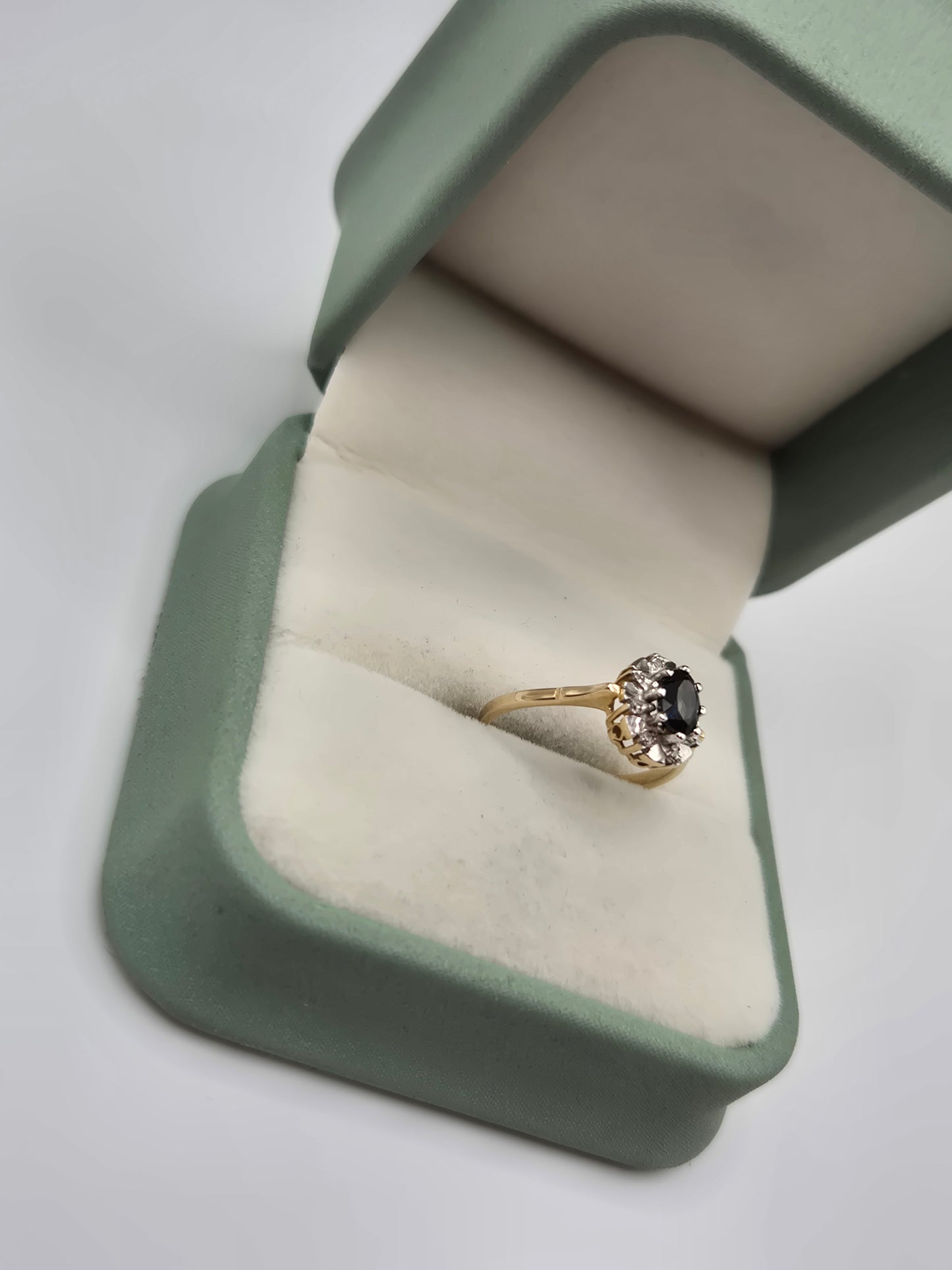 9ct gold sapphire and diamond ring