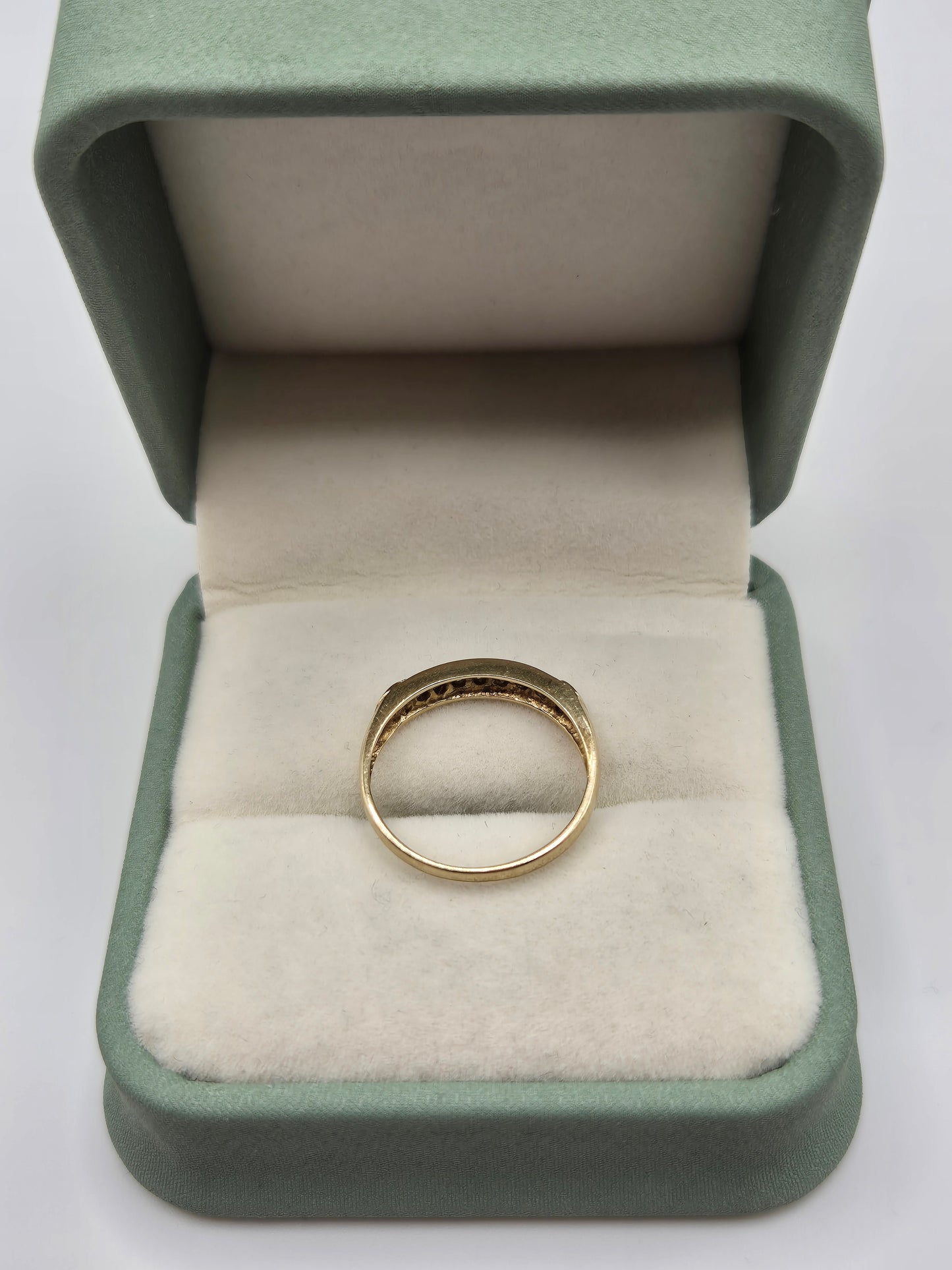 9ct gold cz ring