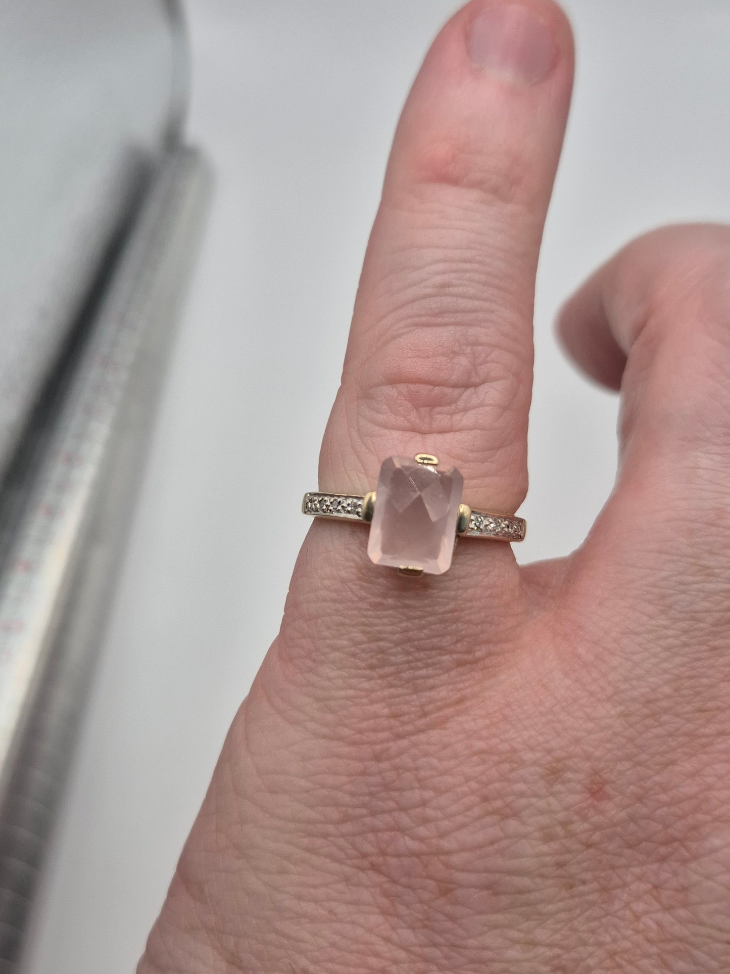 9ct gold rose quartz and diamond ring