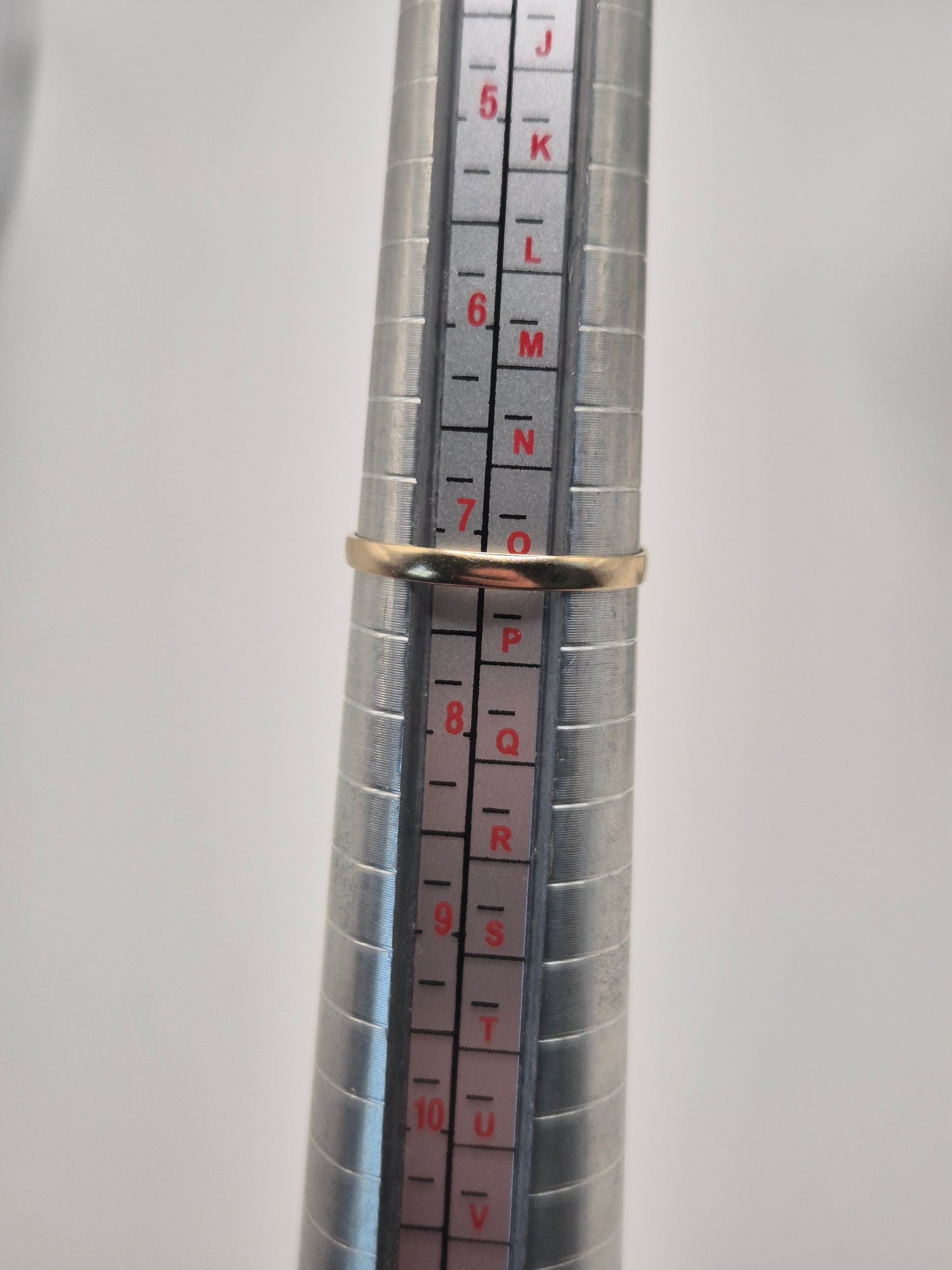 9ct gold amethyst and cz ring