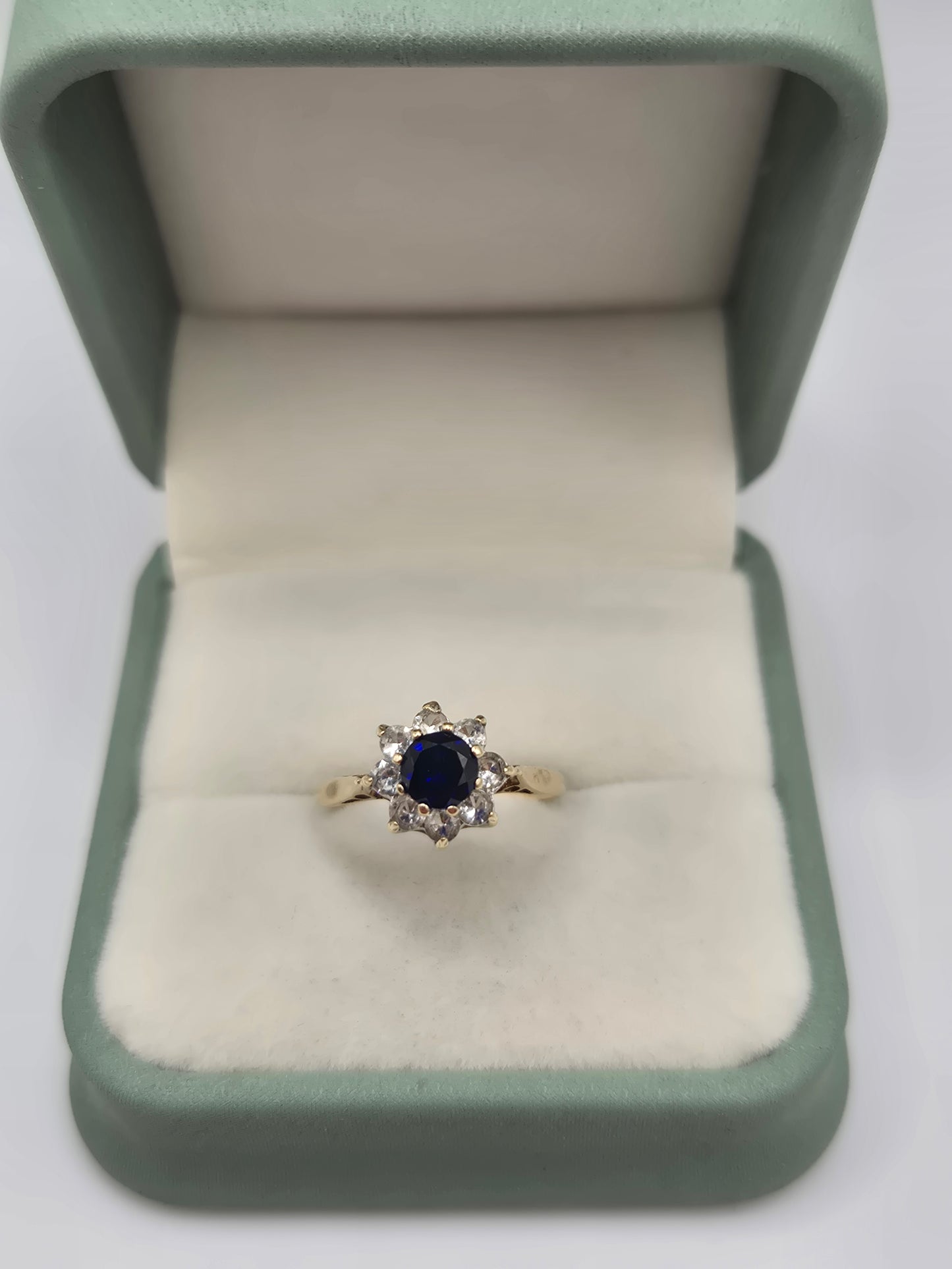 9ct gold synthetic sapphire and cz ring