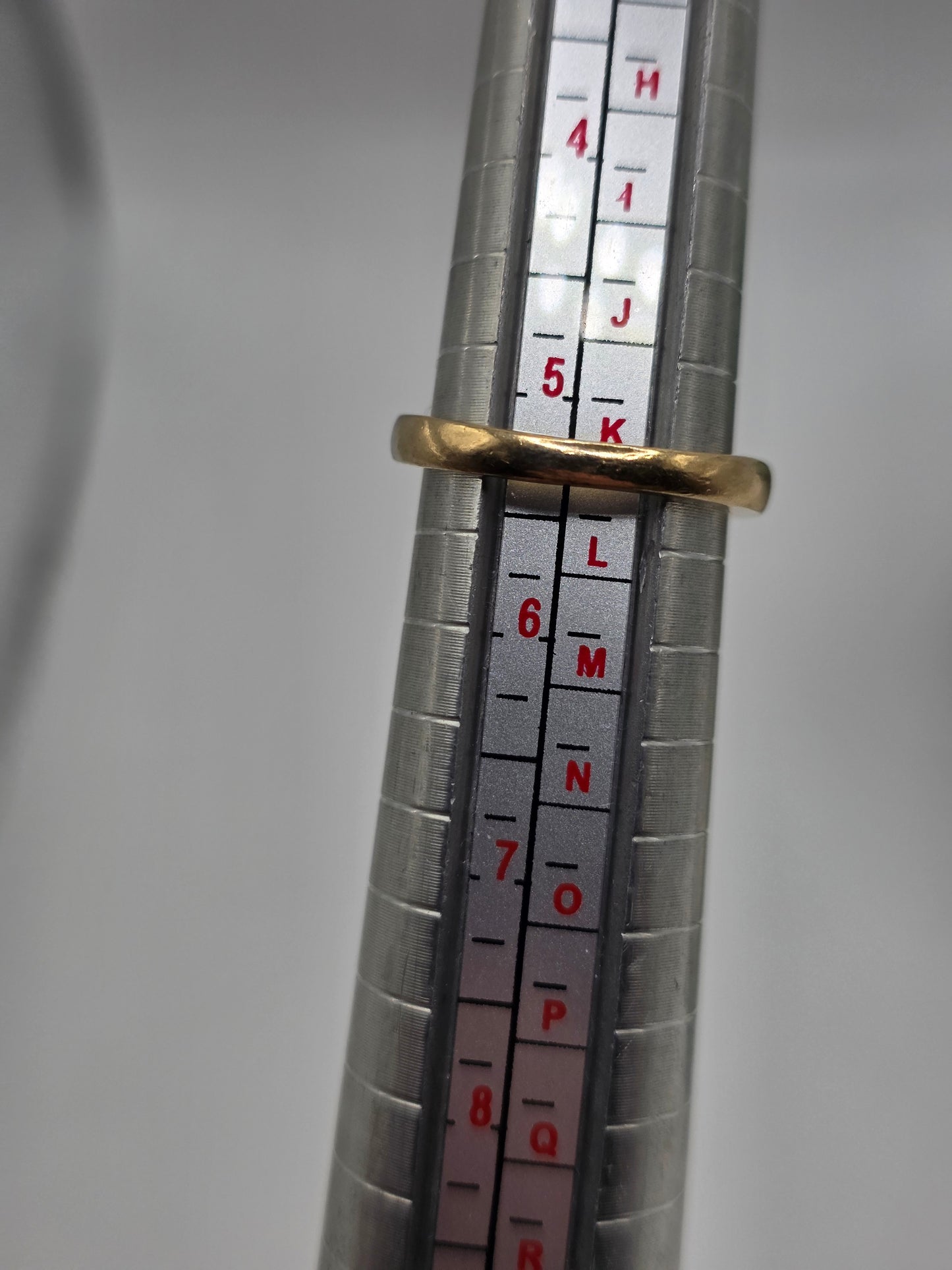 9ct two tone gold diamond ring