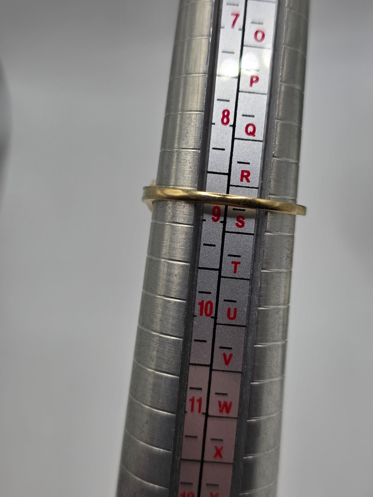 9ct gold diamond ring