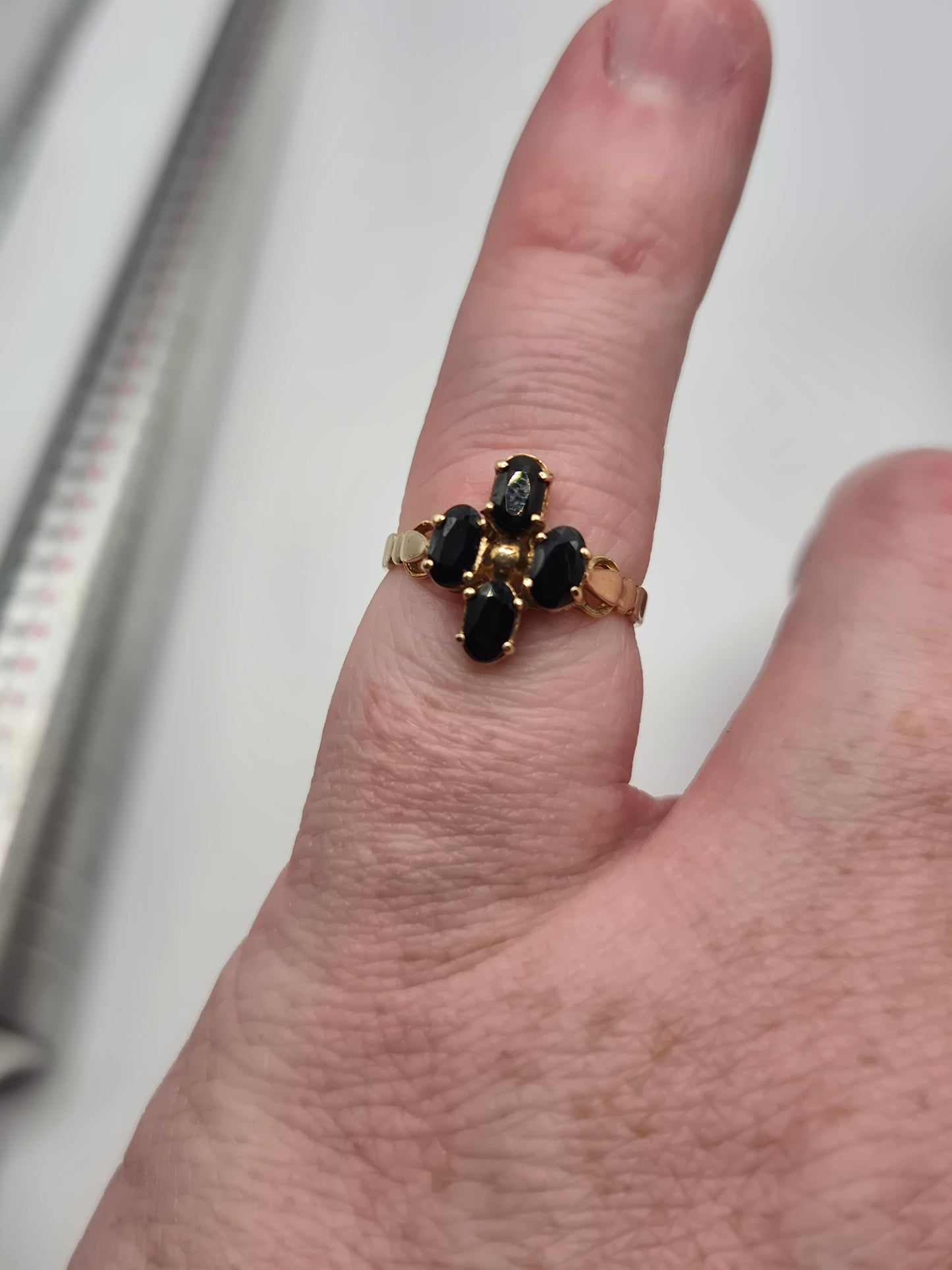 9ct gold sapphire ring