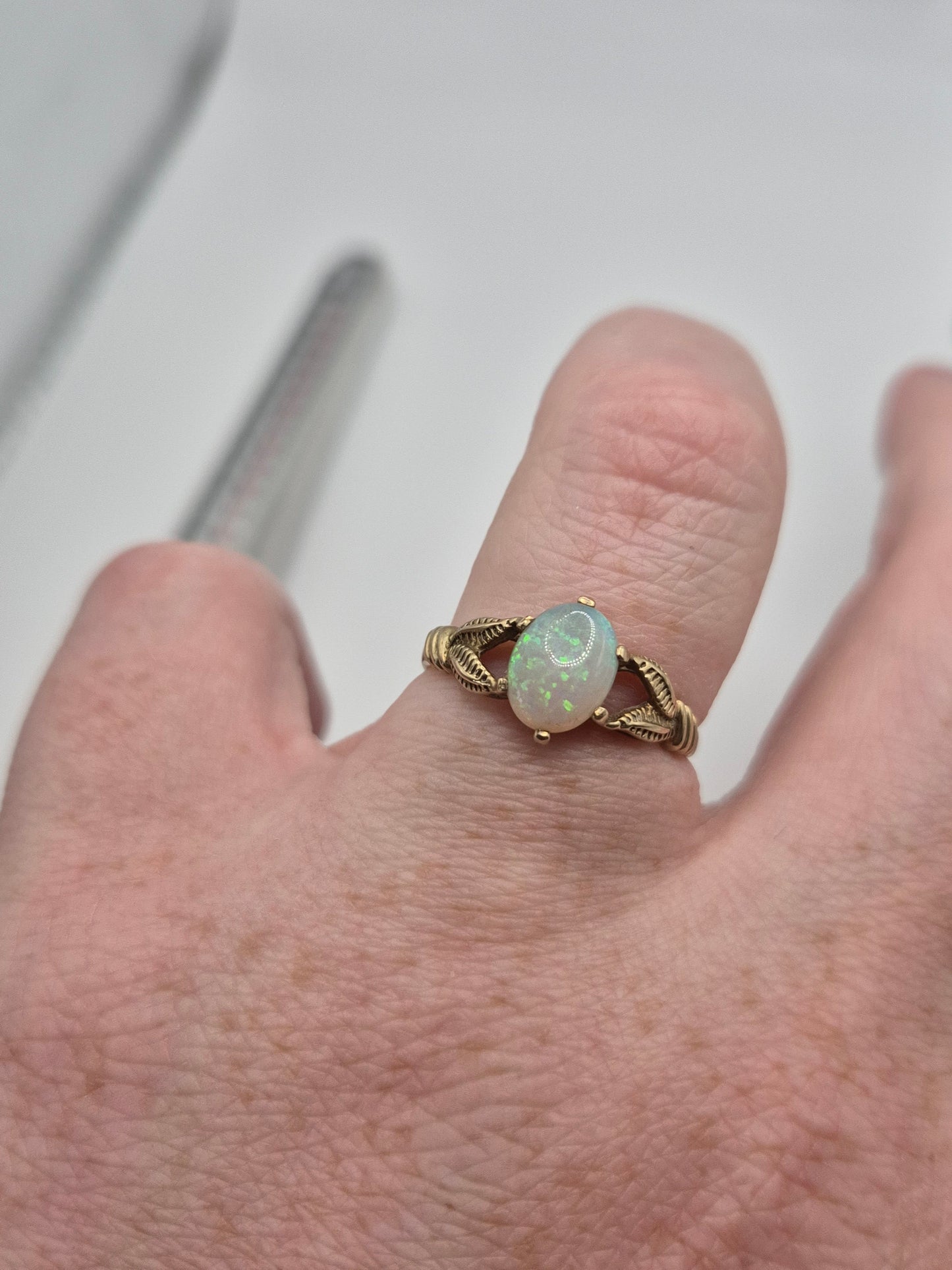 9ct gold opal ring