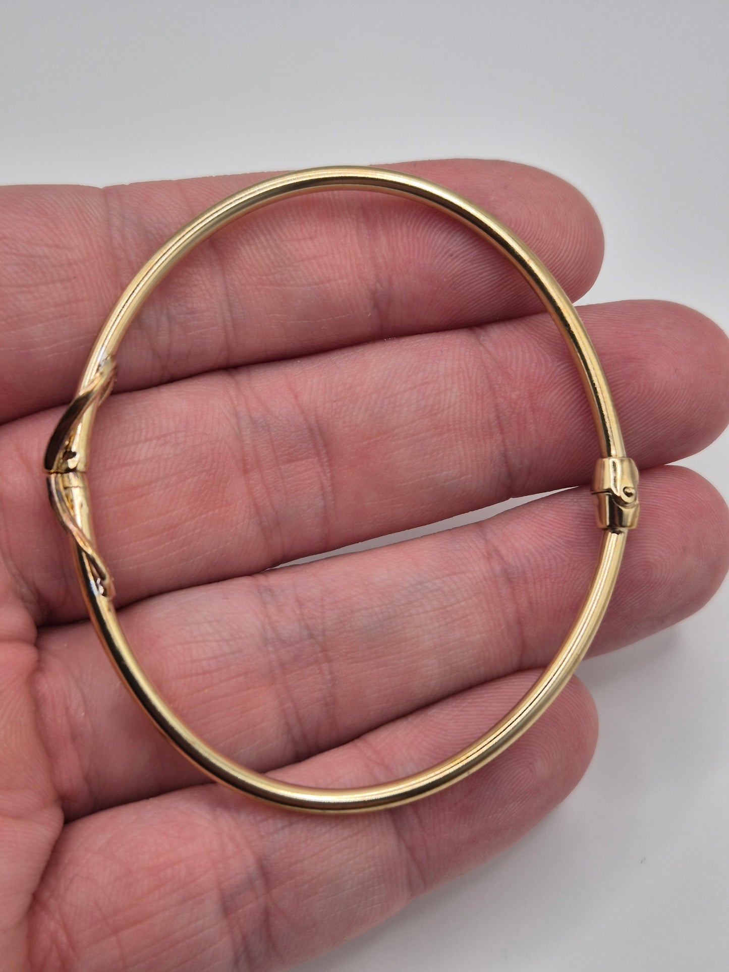 9ct gold cz infinity bangle