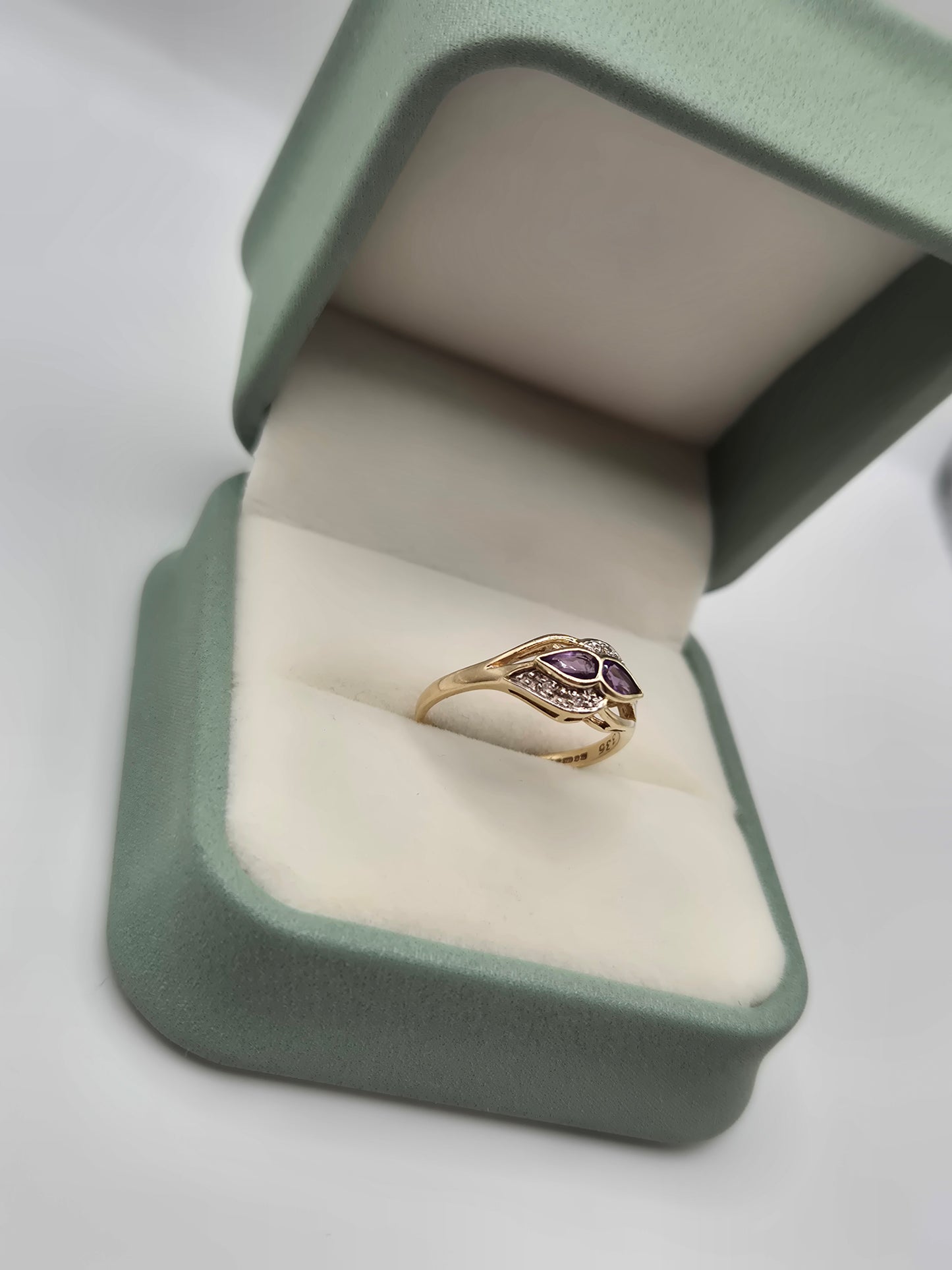 9ct gold amethyst and diamond ring