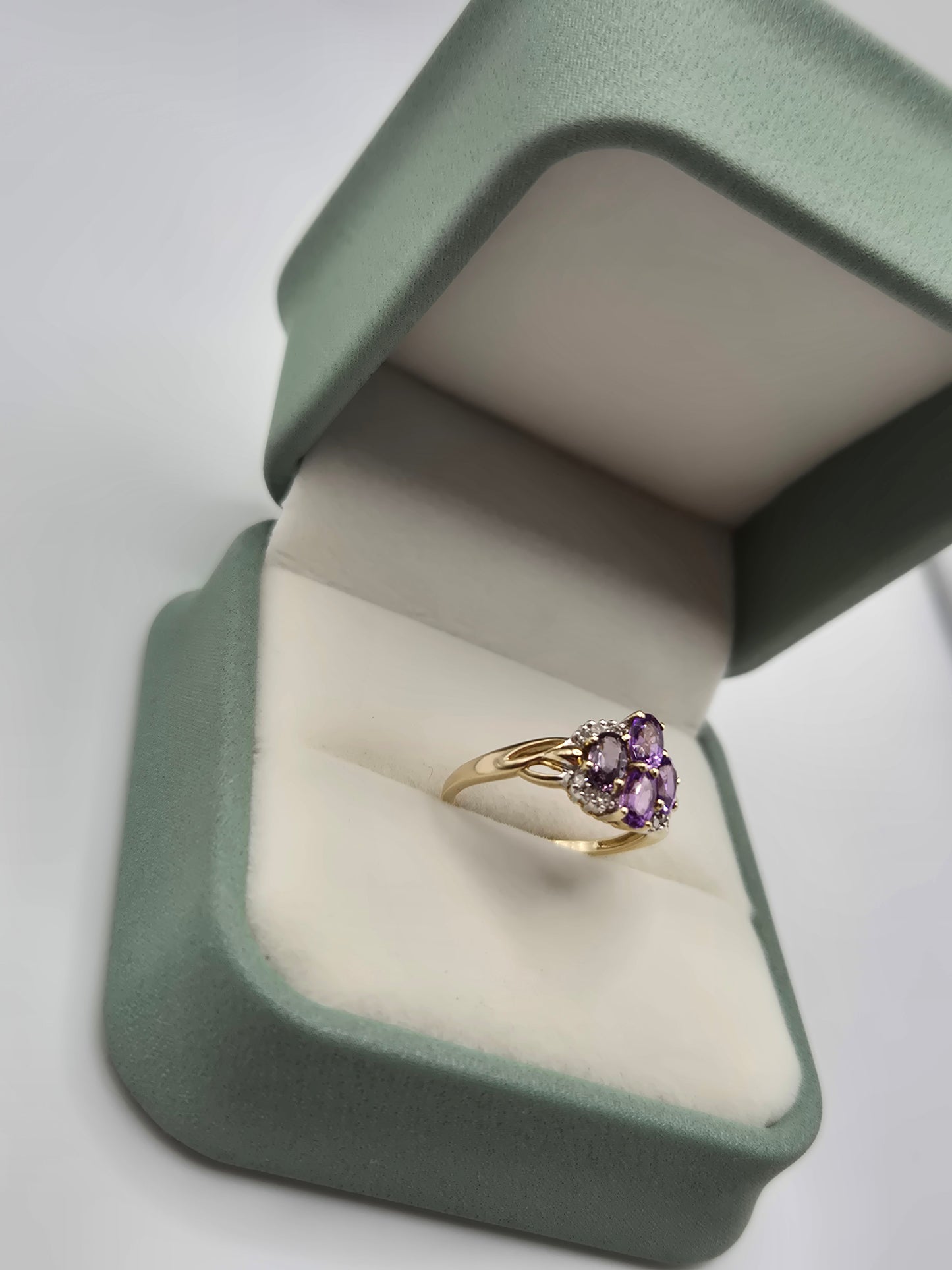 9ct gold amethyst and diamond ring