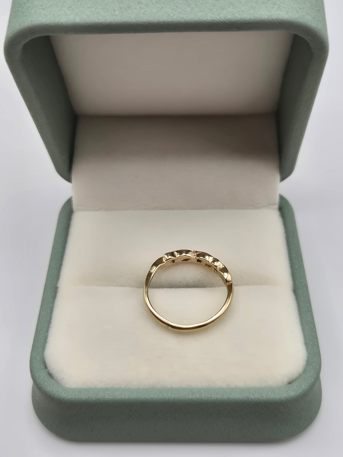 9ct gold ruby and diamond ring