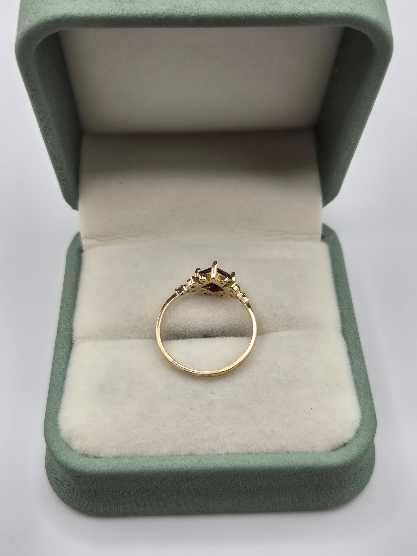 9ct gold amethyst and white topaz ring