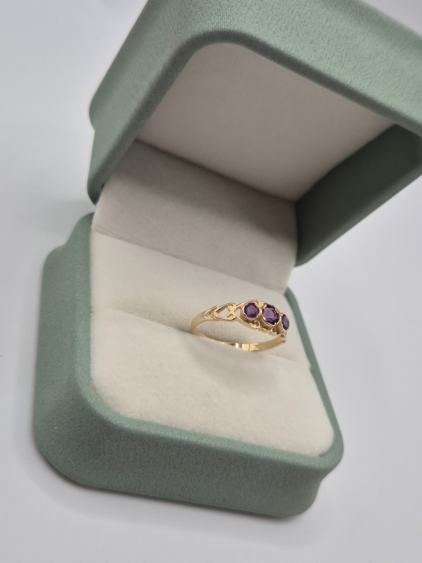 9ct gold amethyst ring