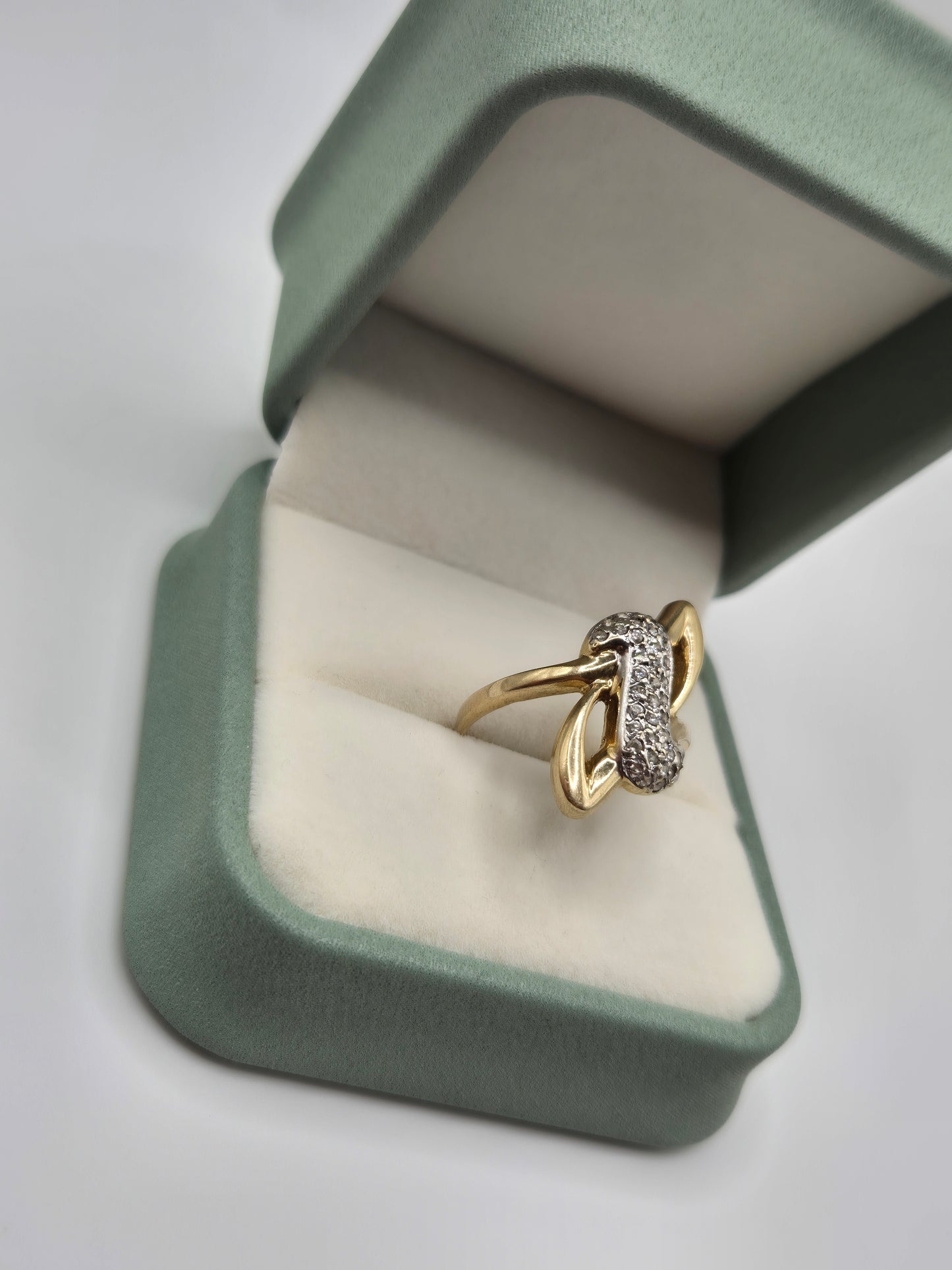 9ct gold cz ring