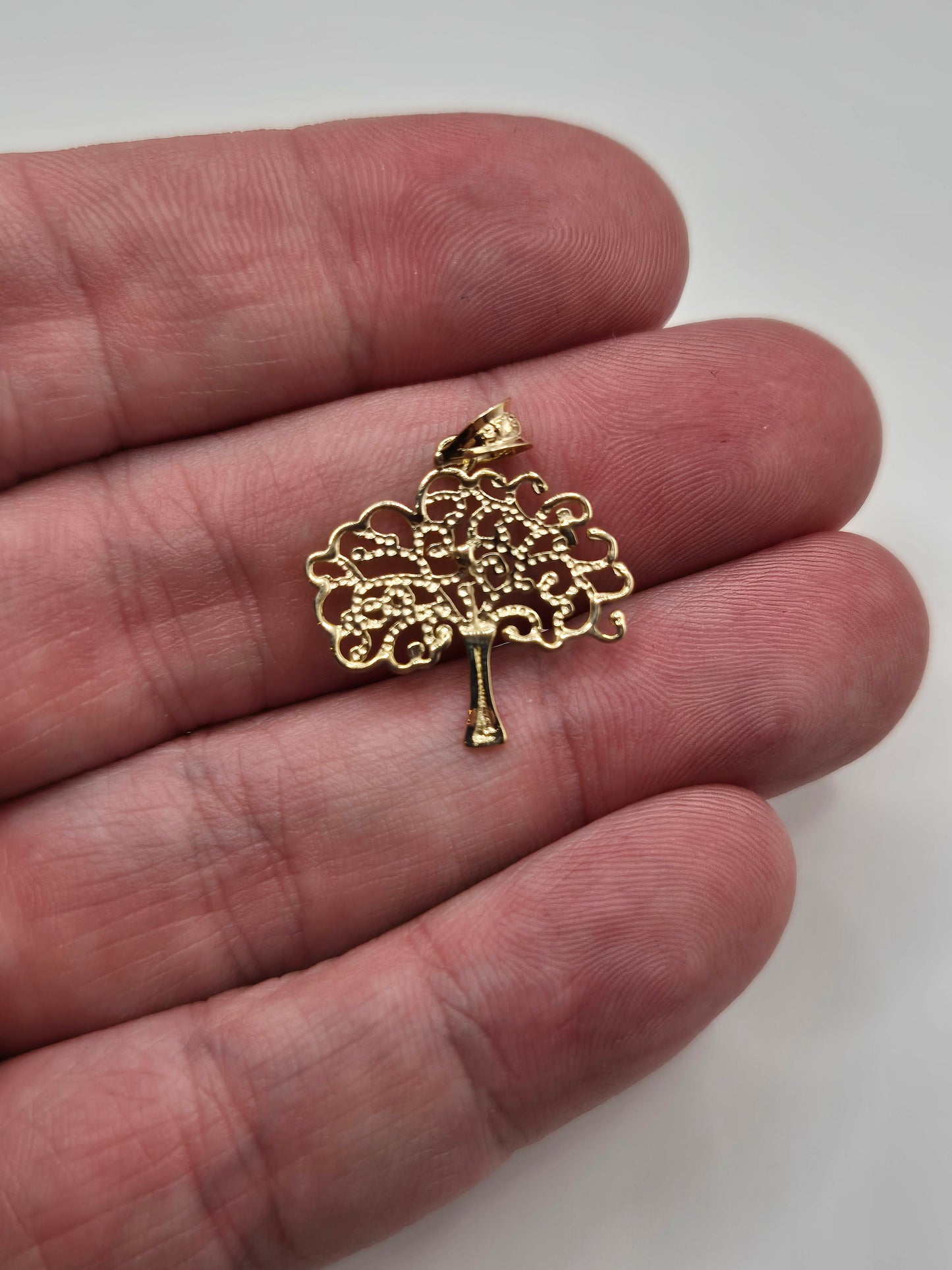 9ct gold tree of life pendant