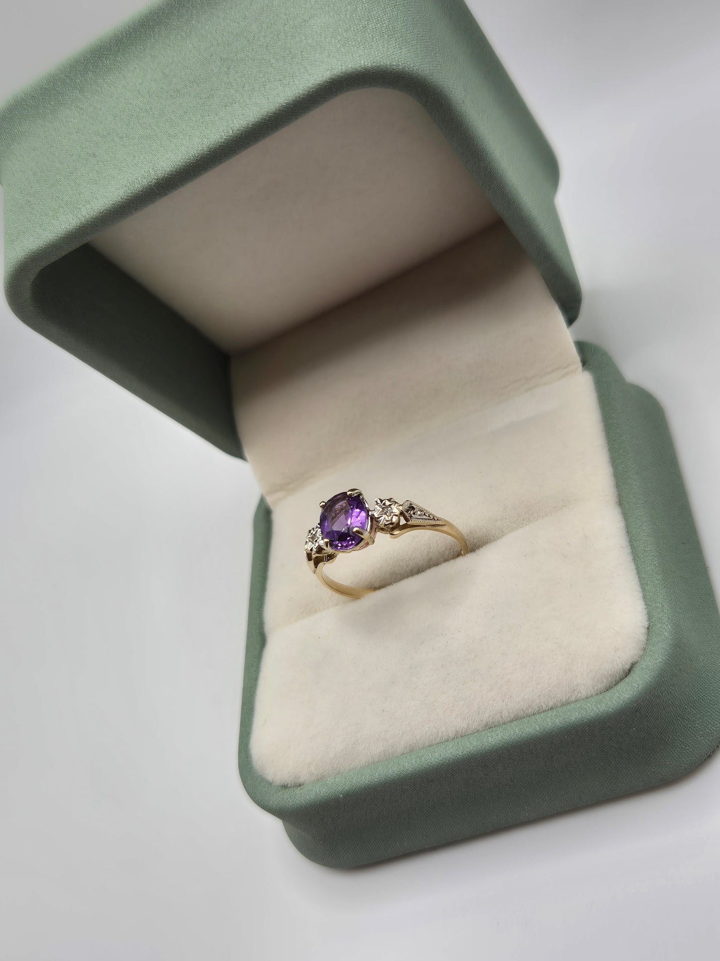 9ct gold amethyst and diamond ring