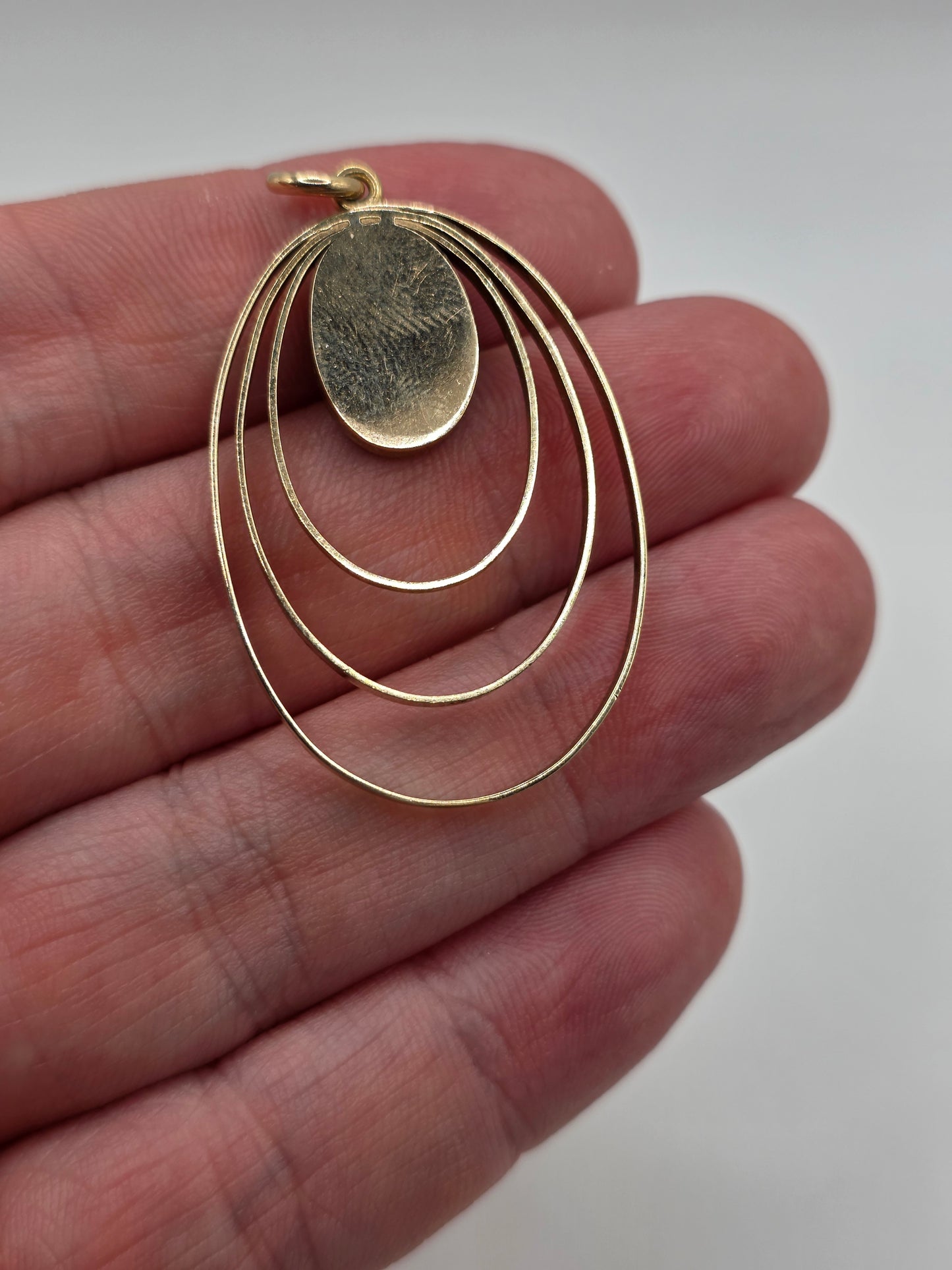 Heavy 9ct gold opal triplet pendant