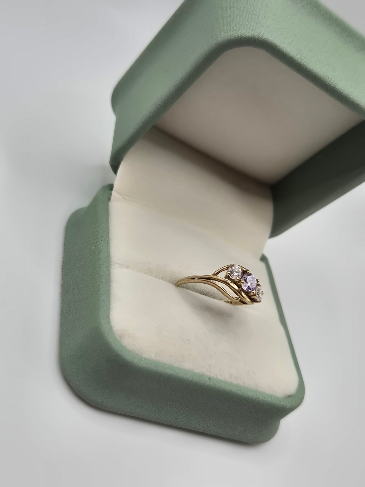 9ct gold cz ring