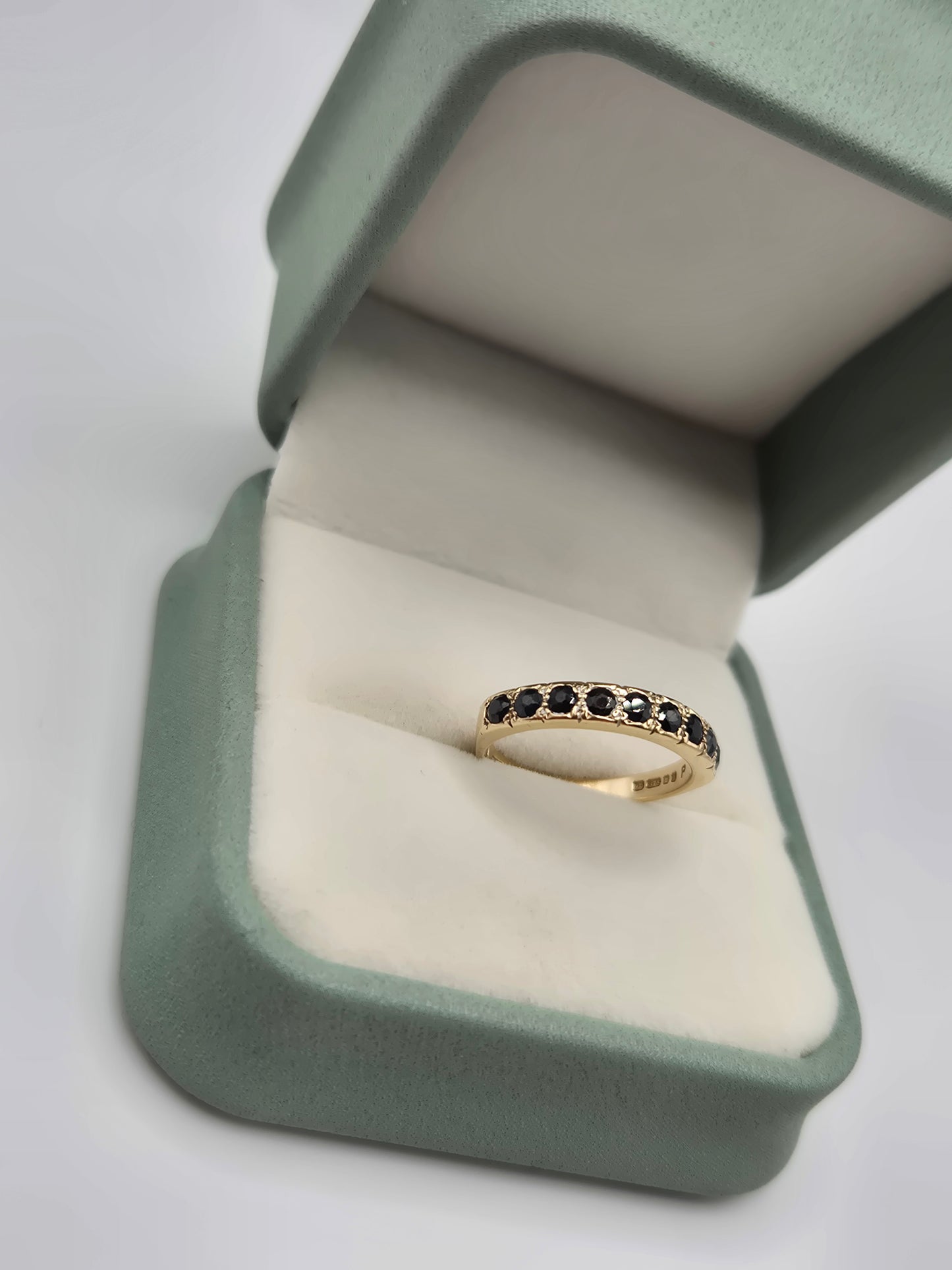 9ct gold sapphire ring