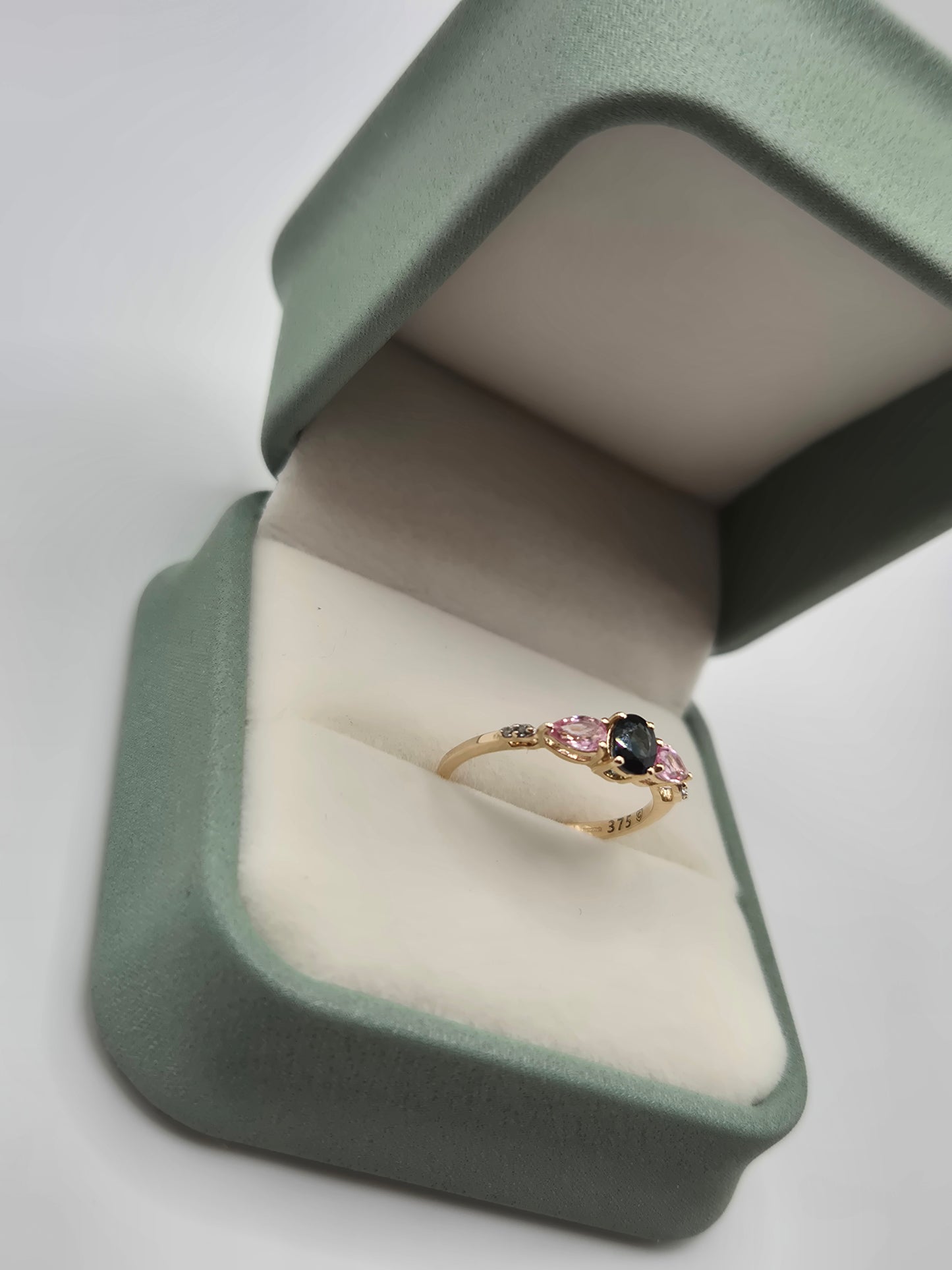 9ct gold multigem ring