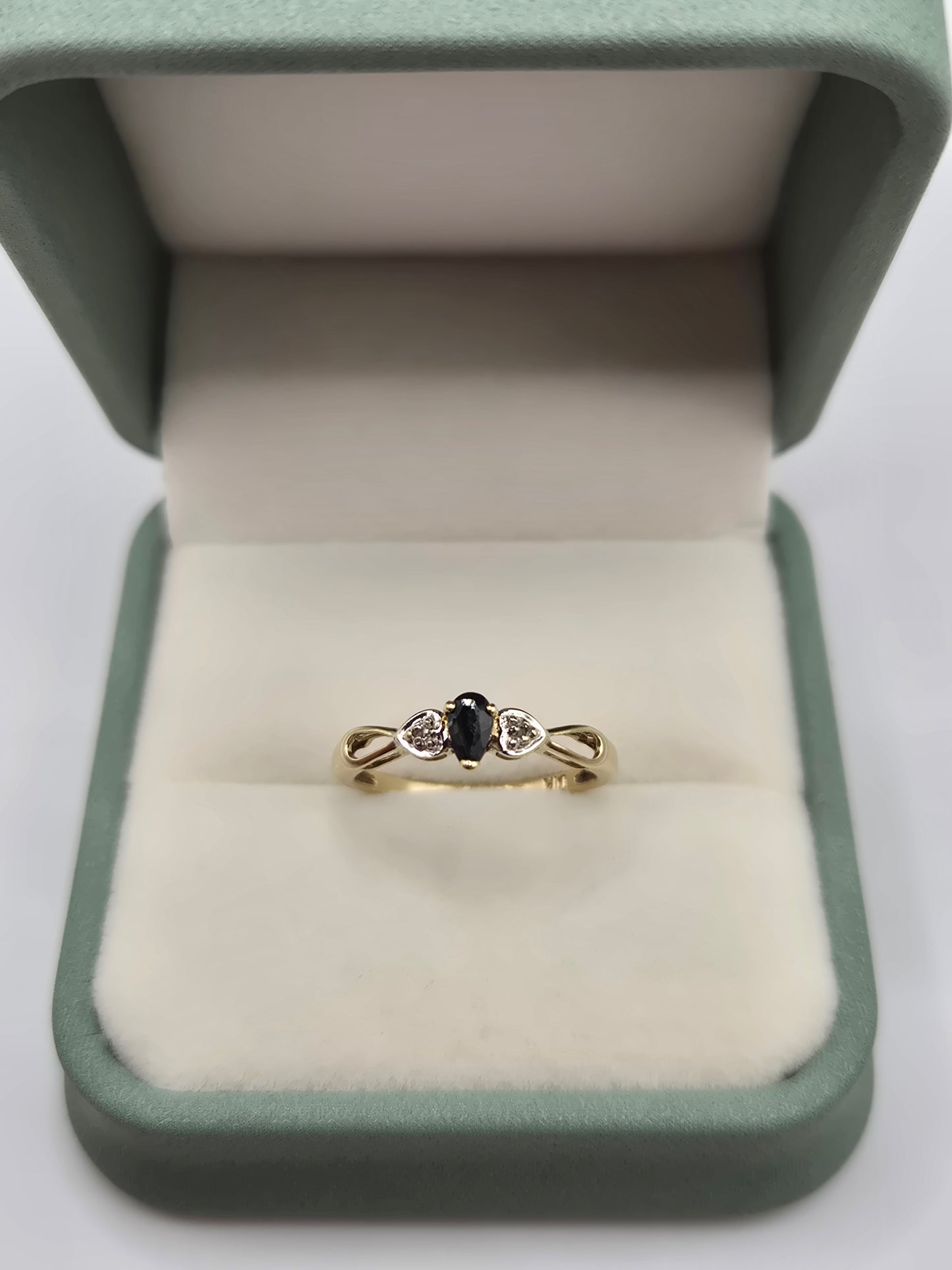9ct gold sapphire and diamond ring