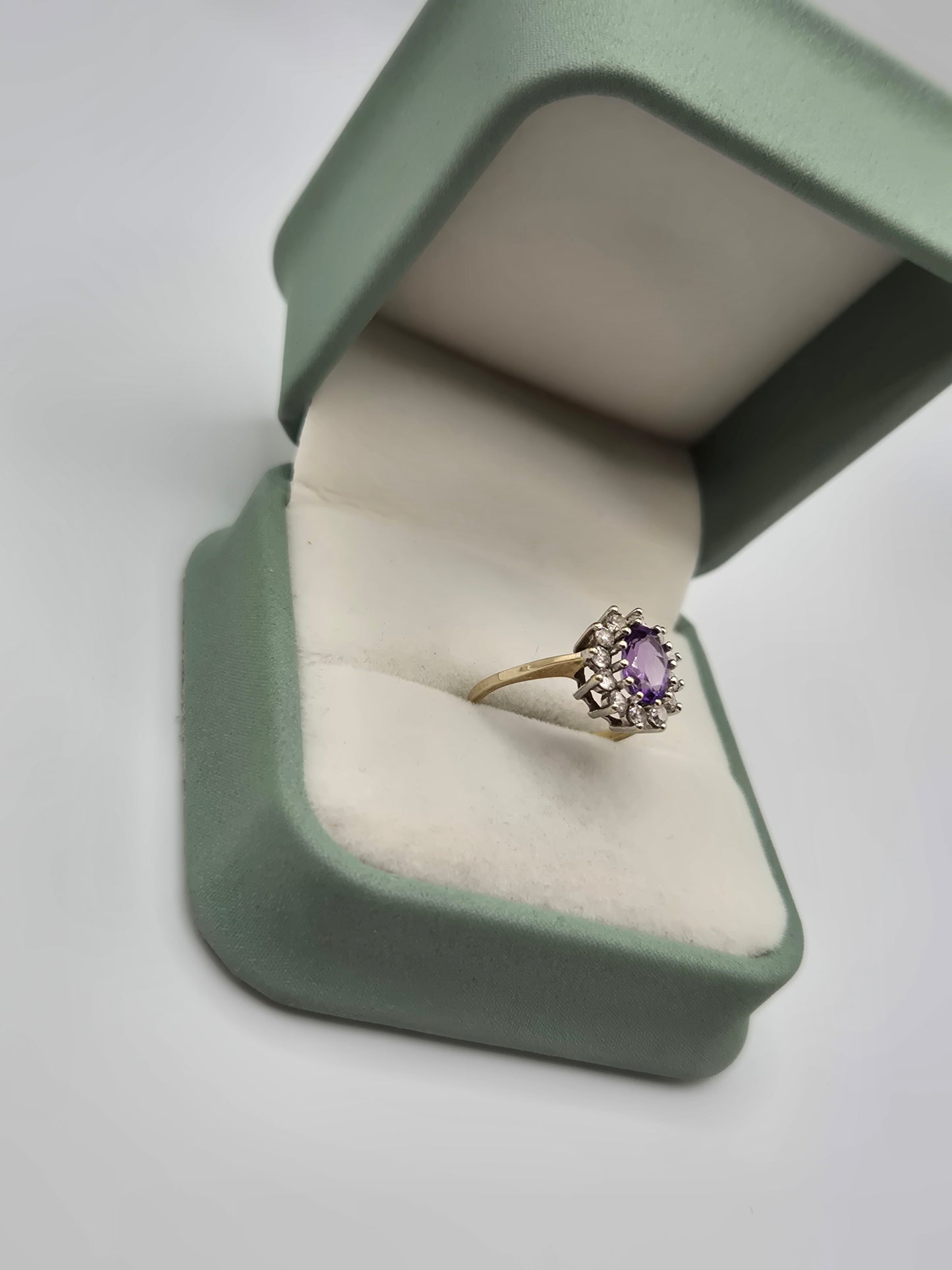 9ct gold amethyst and cz ring