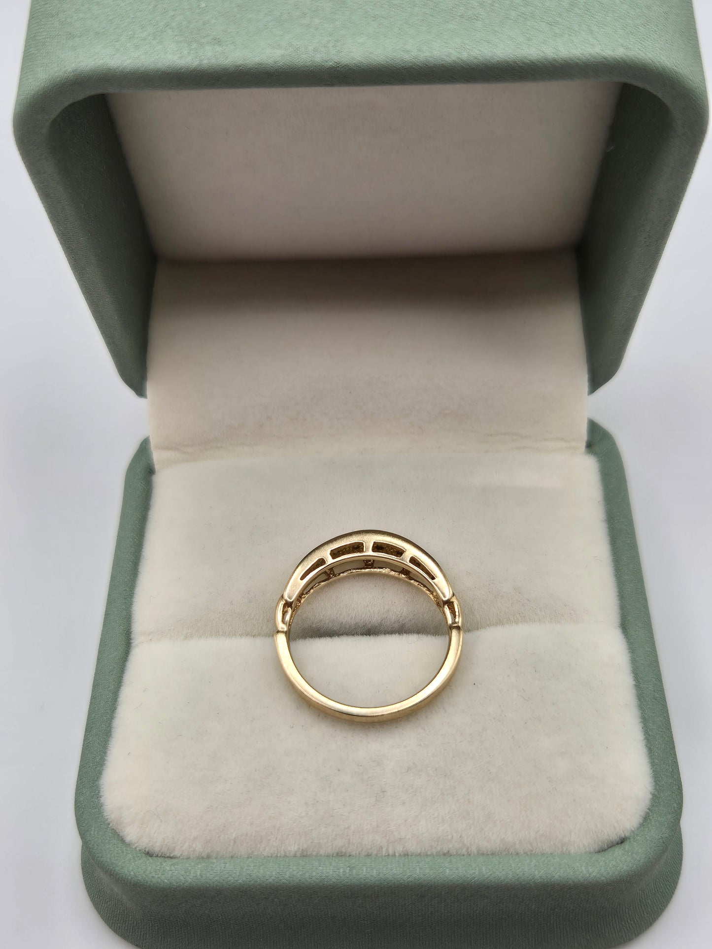9ct gold diamond ring