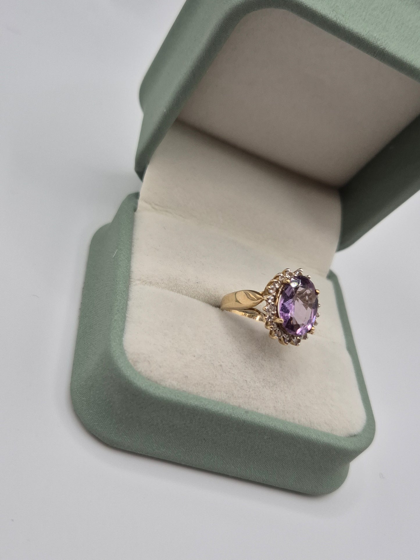 Heavy 9ct gold amethyst white topaz ring