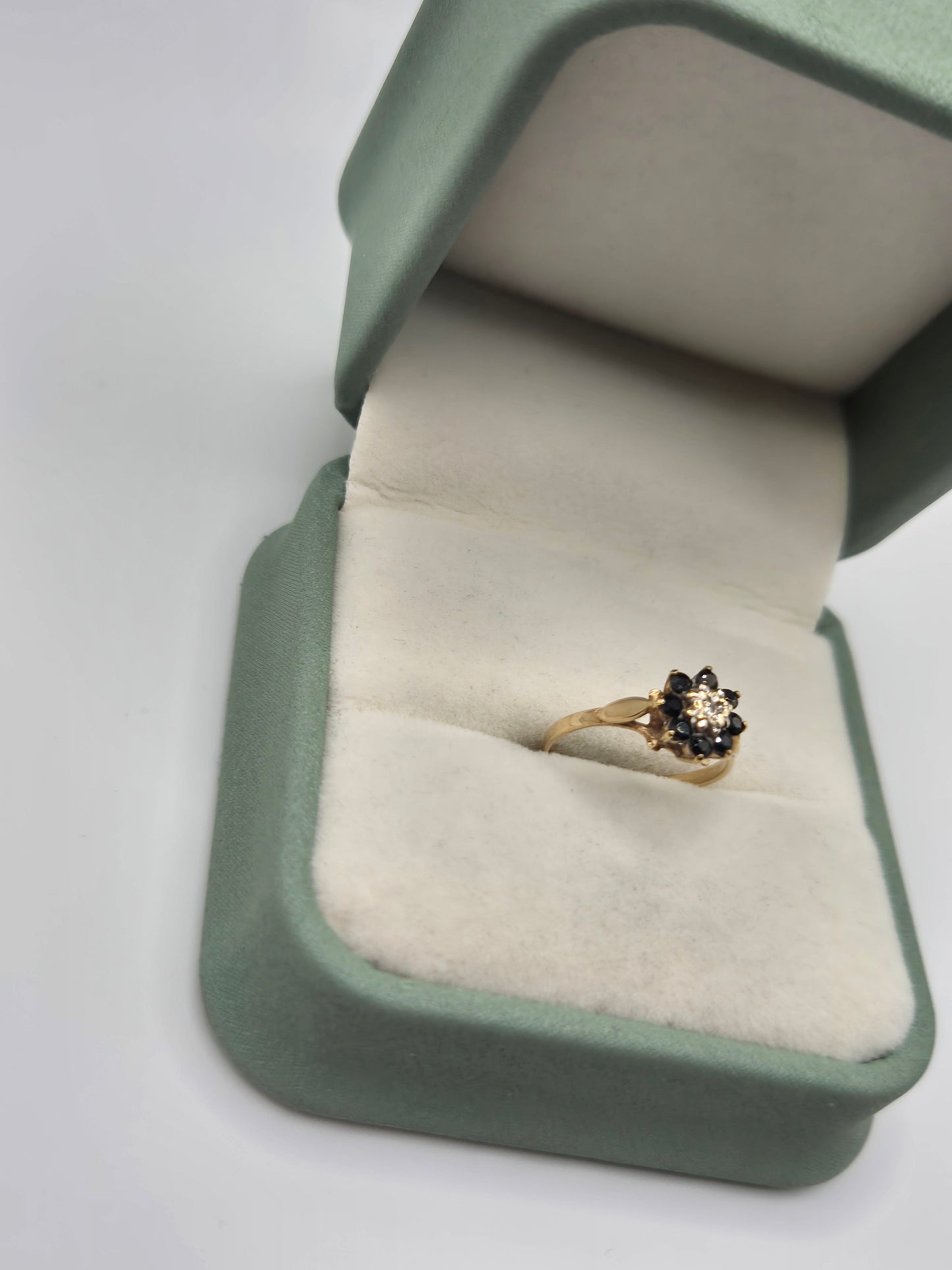 9ct gold sapphire and diamond ring
