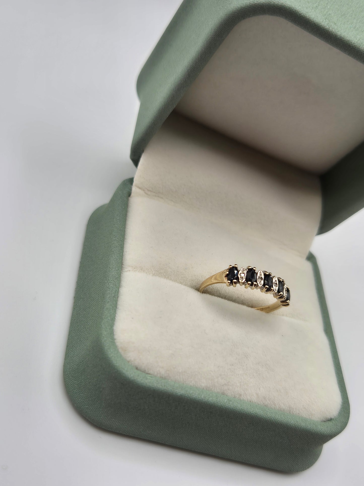 9ct gold sapphire and diamond ring
