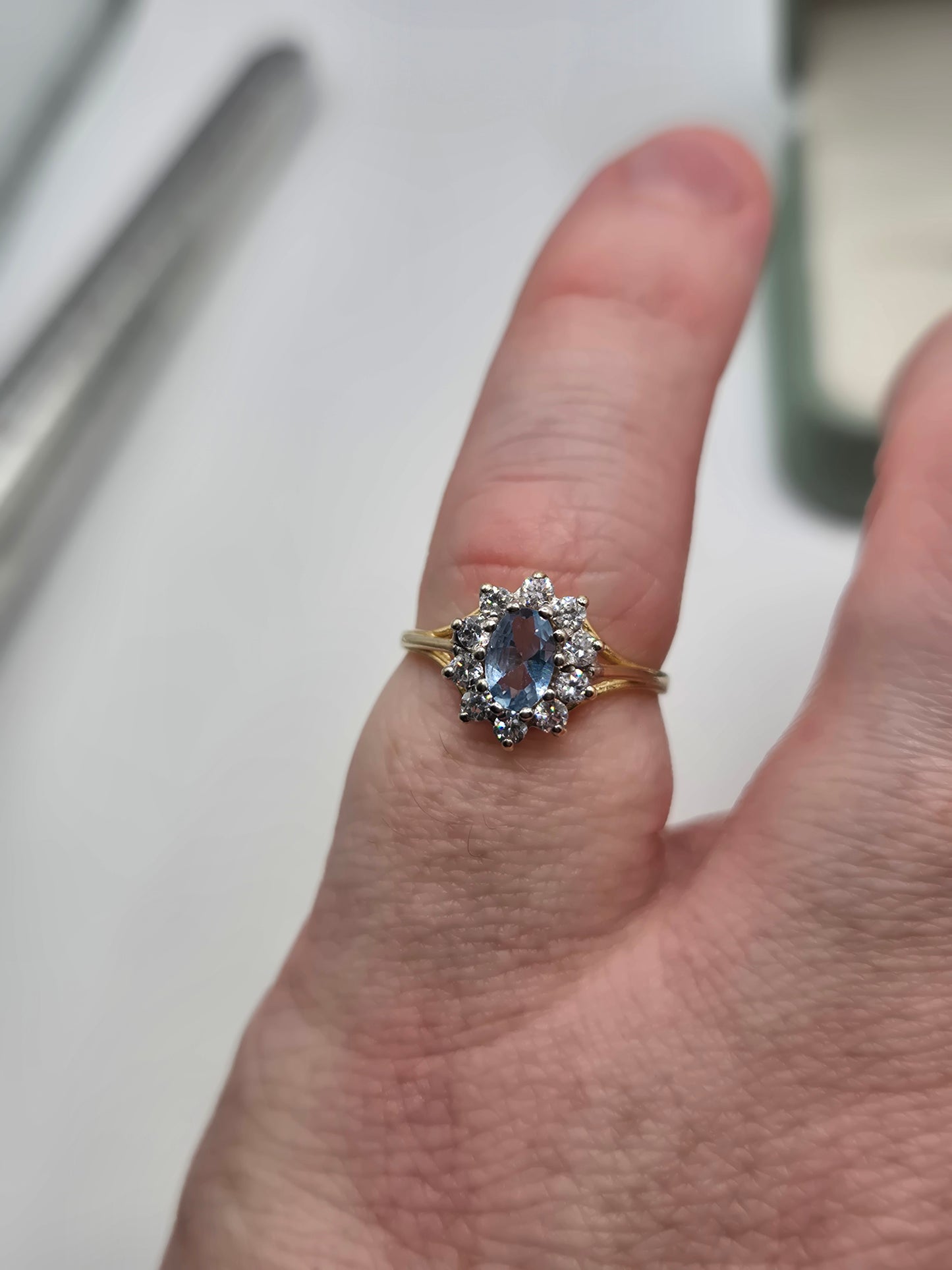 9ct gold topaz and cz ring