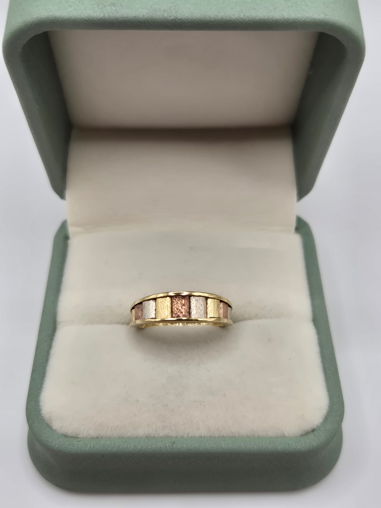 9ct tri gold ring