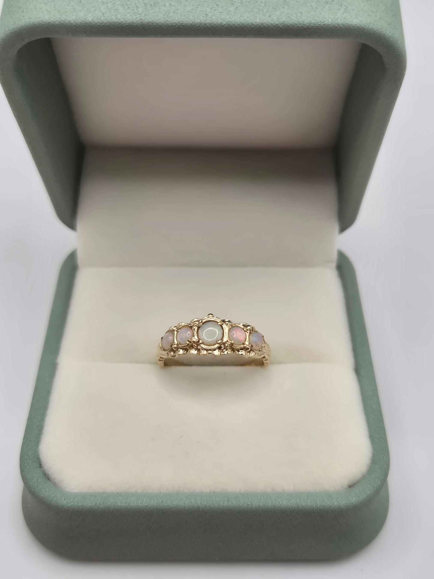 9ct gold opal ring