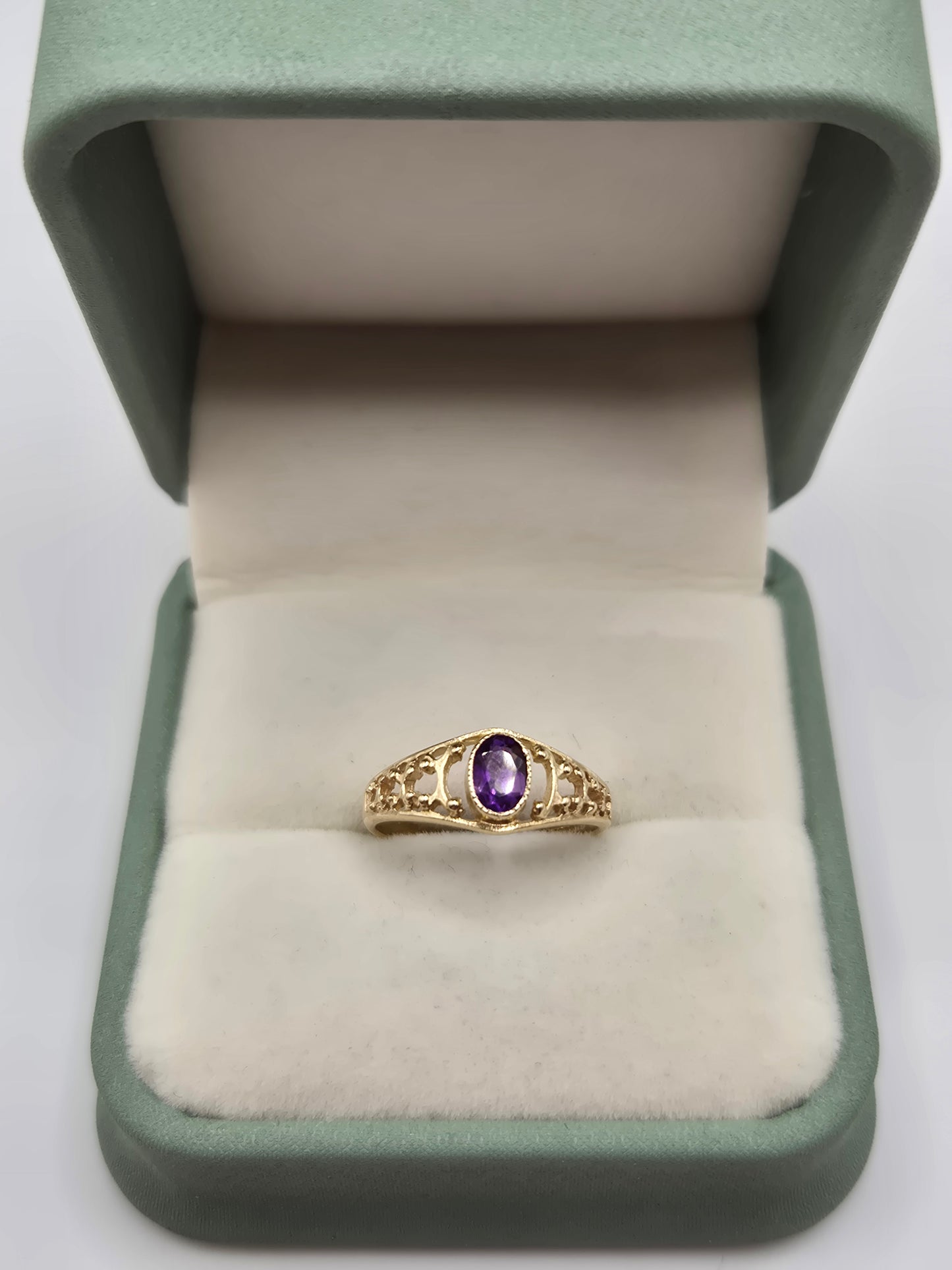 9ct gold amethyst ring