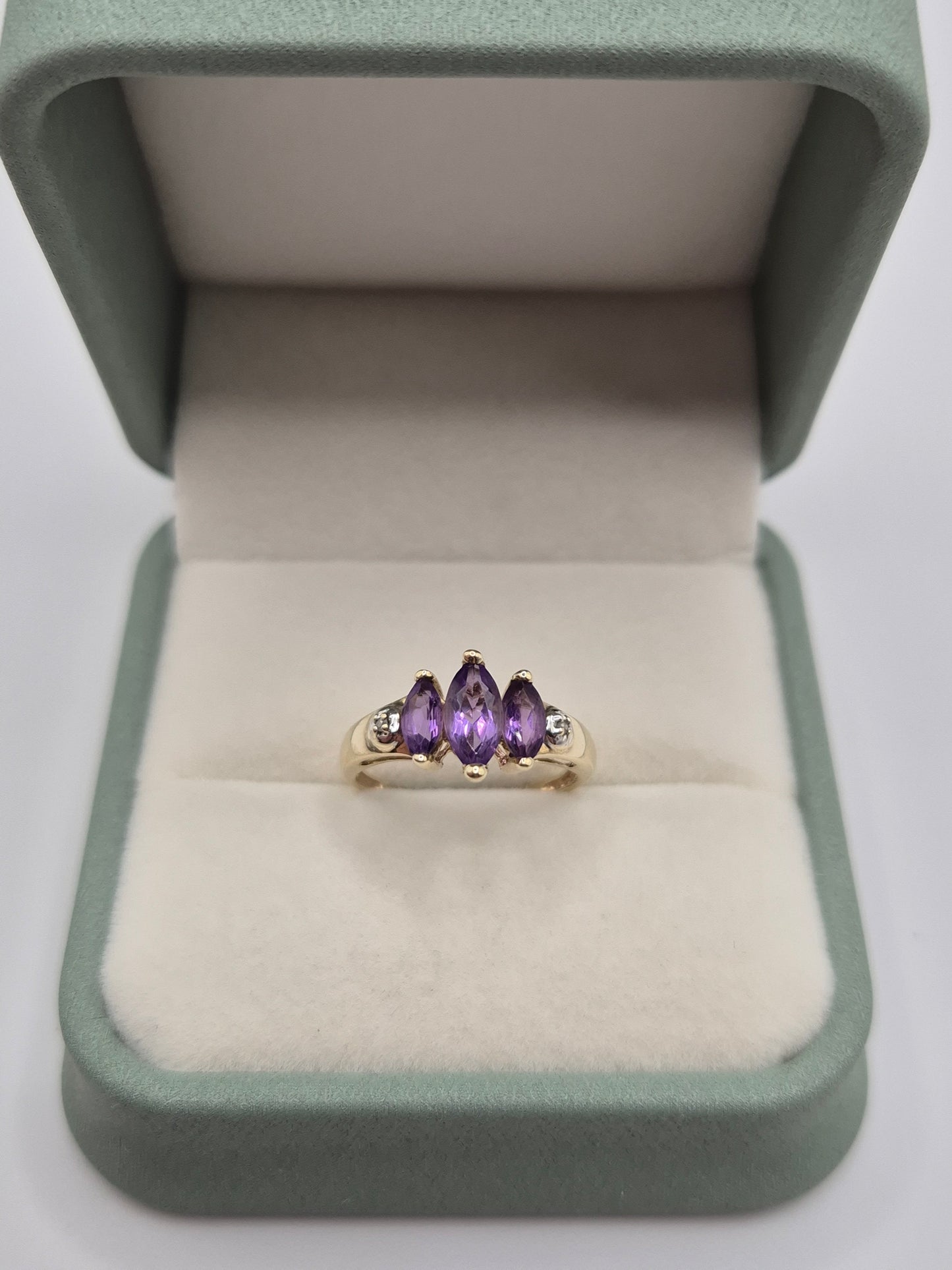 9ct gold amethyst and diamond ring