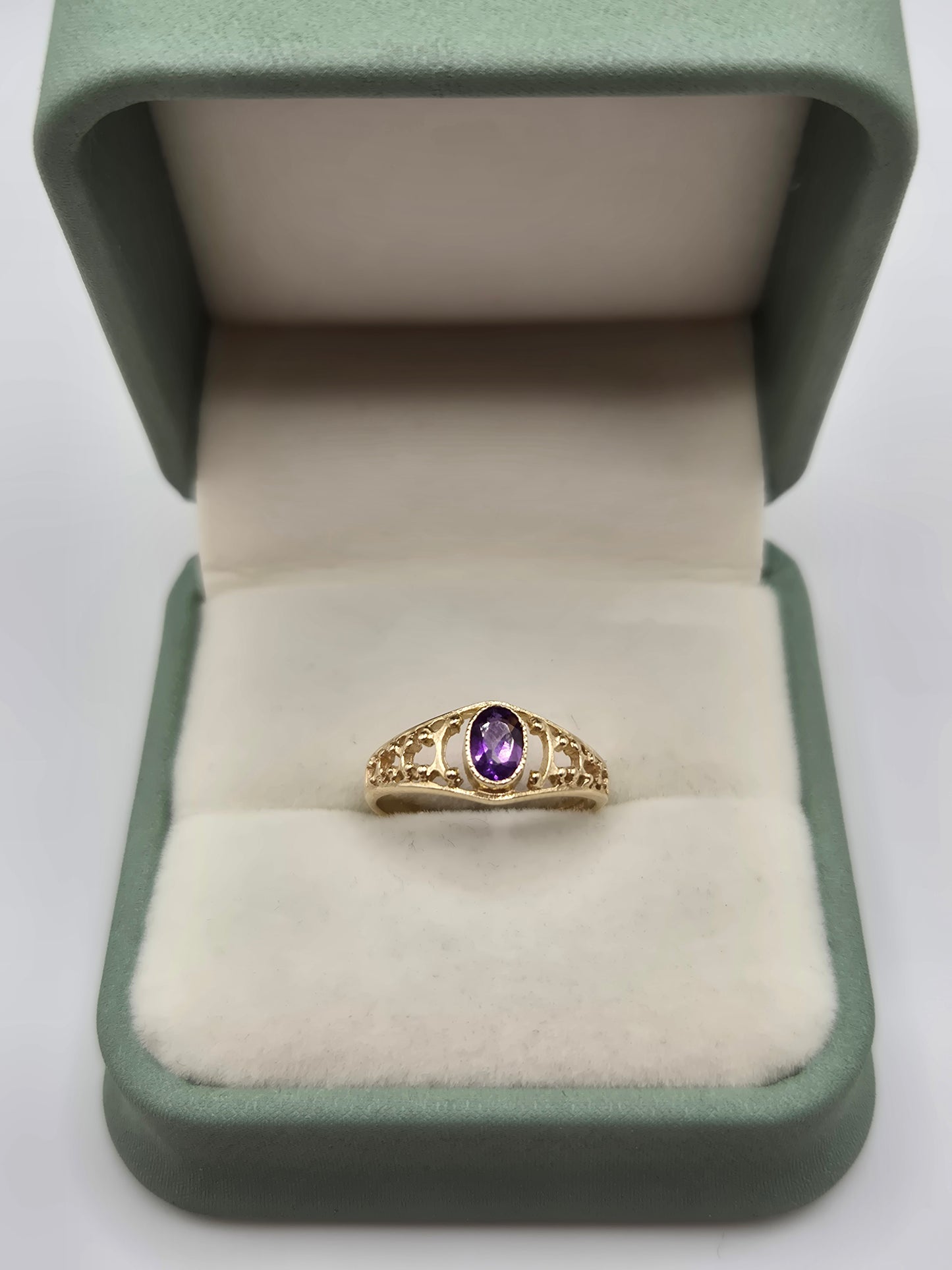 9ct gold amethyst ring
