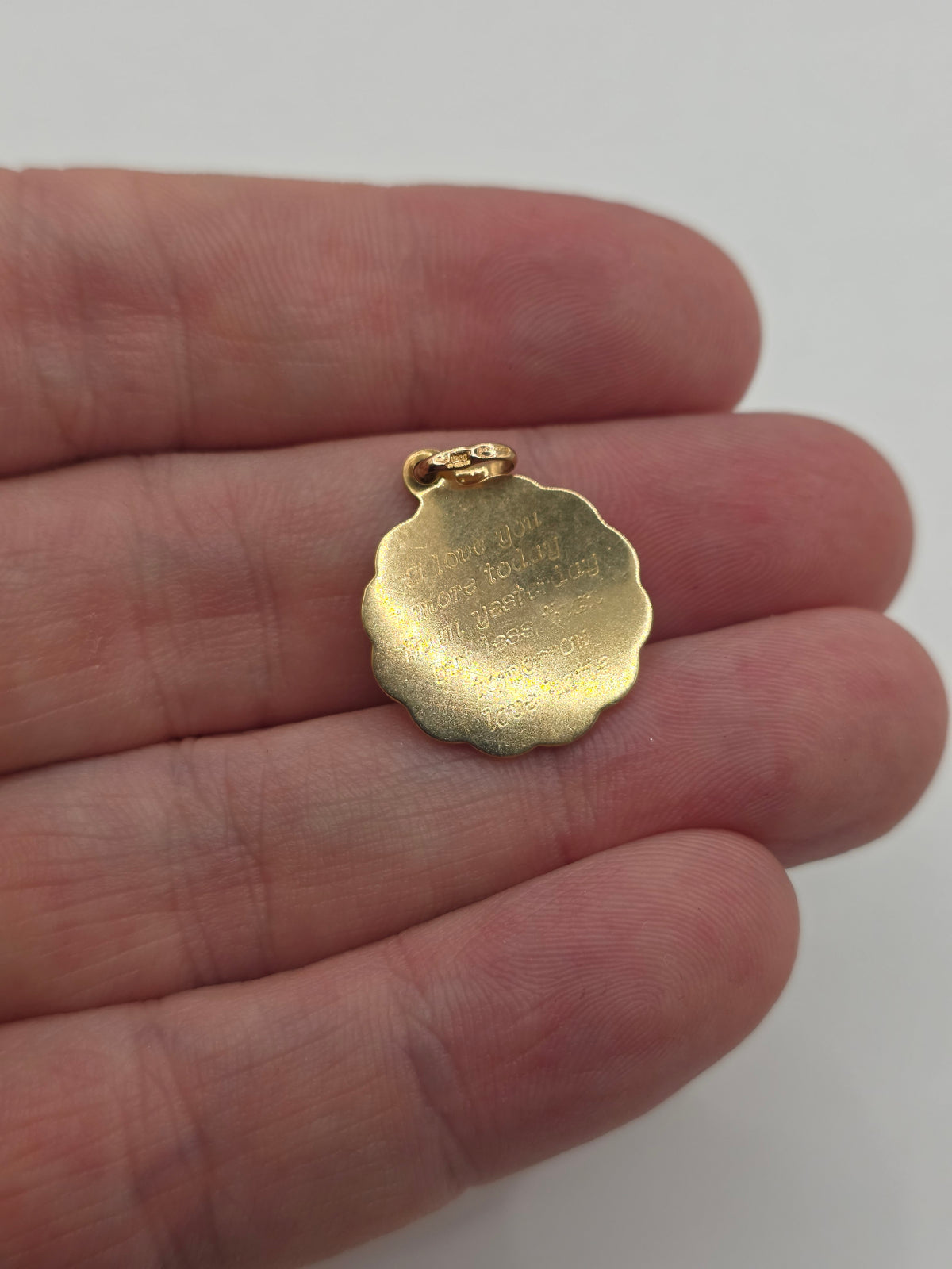 9ct gold st christopher pendant