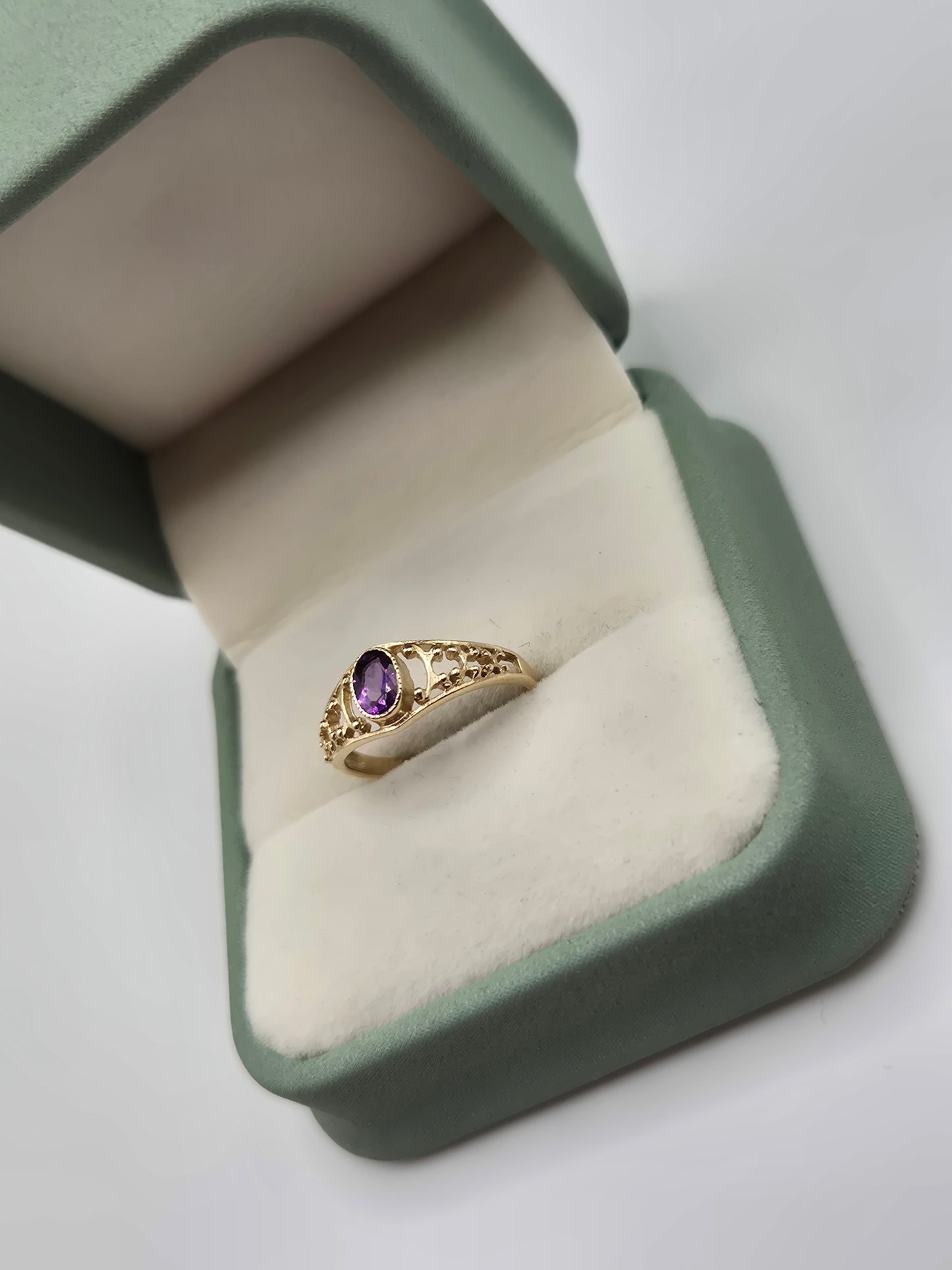 9ct gold amethyst ring