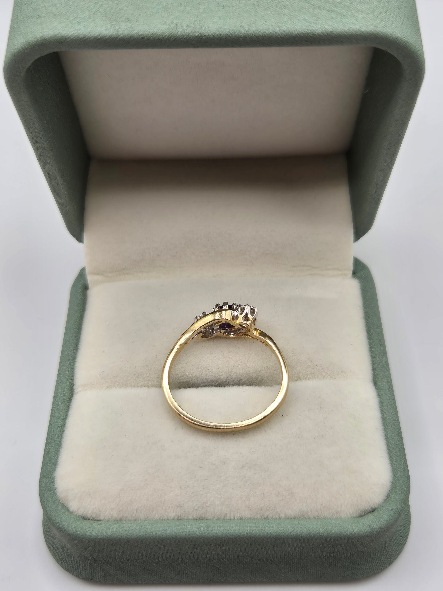 9ct gold amethyst and diamond ring