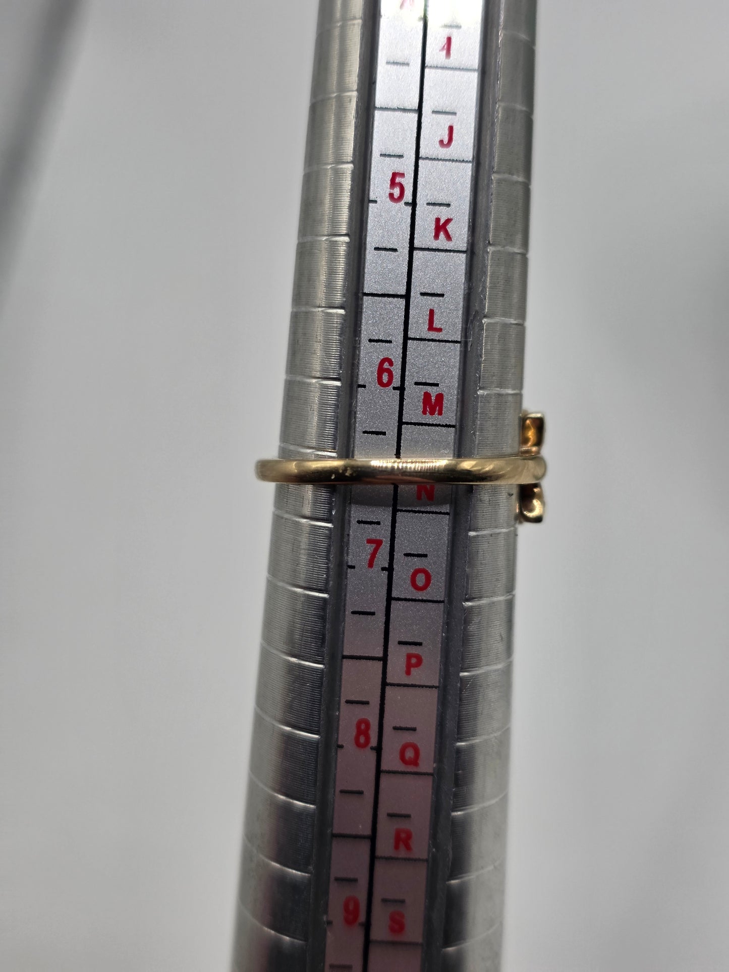 9ct gold cz leaf ring